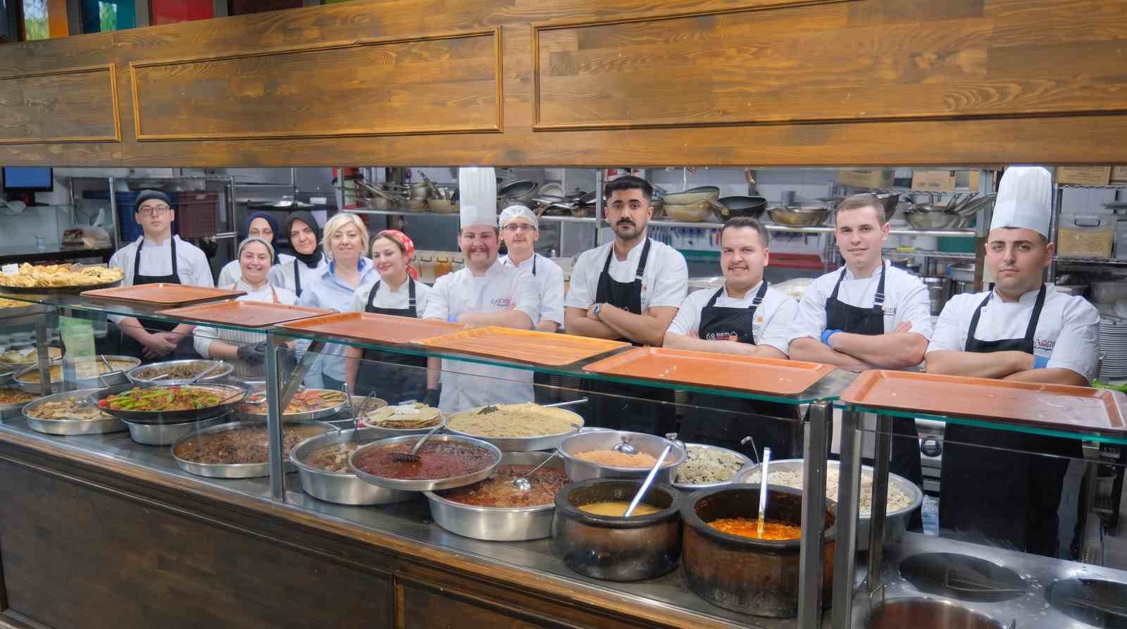 İNEGÖL BELEDİYESİ’NİN GASTRONOMİ MARKALARINDAN GASTRO İNEGÖL, TARIM VE ORMAN BAKANLIĞI TARAFINDAN HAYATA GEÇİRİLEN AYRINTILI MENÜ UYGULAMASINA HIZLICA UYUM SAĞLAYARAK TEMMUZ AYI İTİBARIYLA MENÜLERİNDE UYGULAMAYI BAŞLATTI. GASTRO İNEGÖL, İNEGÖL’DE BU UYGULAMAYI HAYATA GEÇİREN İLK İŞLETME OLDU.