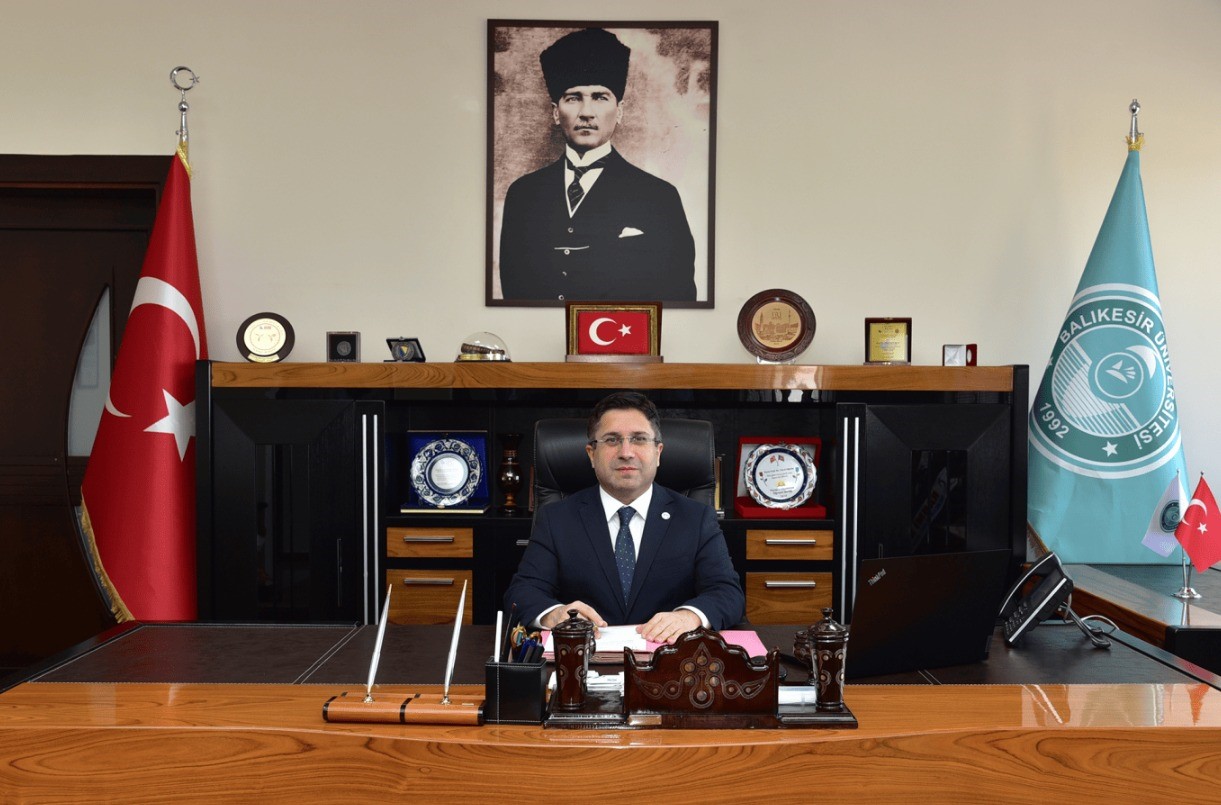 BAÜN REKTÖRÜ PROF. DR. YÜCEL OĞURLU