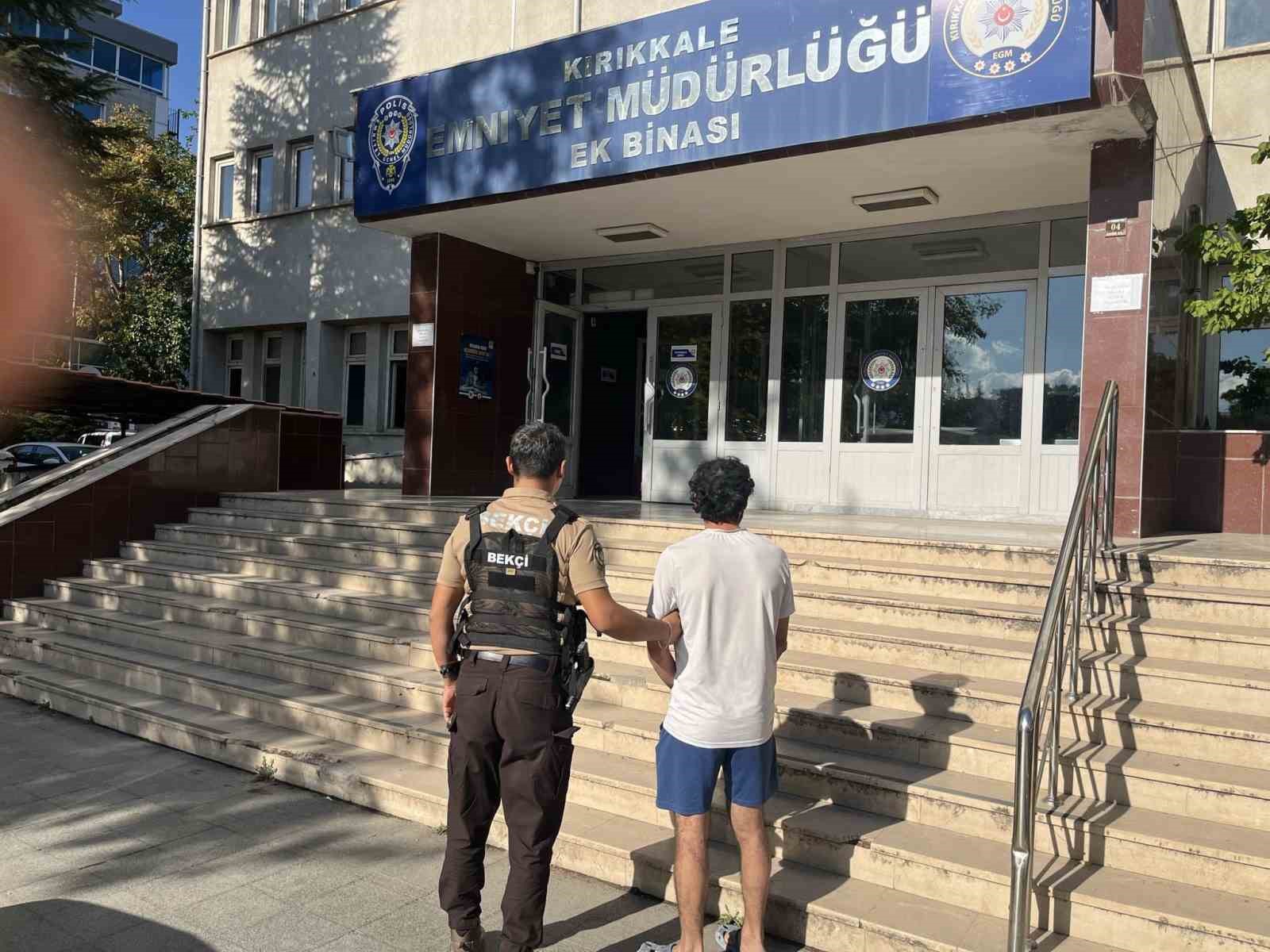 KIRIKKALE'DE HIRSIZLIK SUÇLARINDAN HAKLARINDA KESİNLEŞMİŞ HAPİS CEZASI BULUNAN 2 HÜKÜMLÜ, POLİS EKİPLERİNCE YAKALANDI