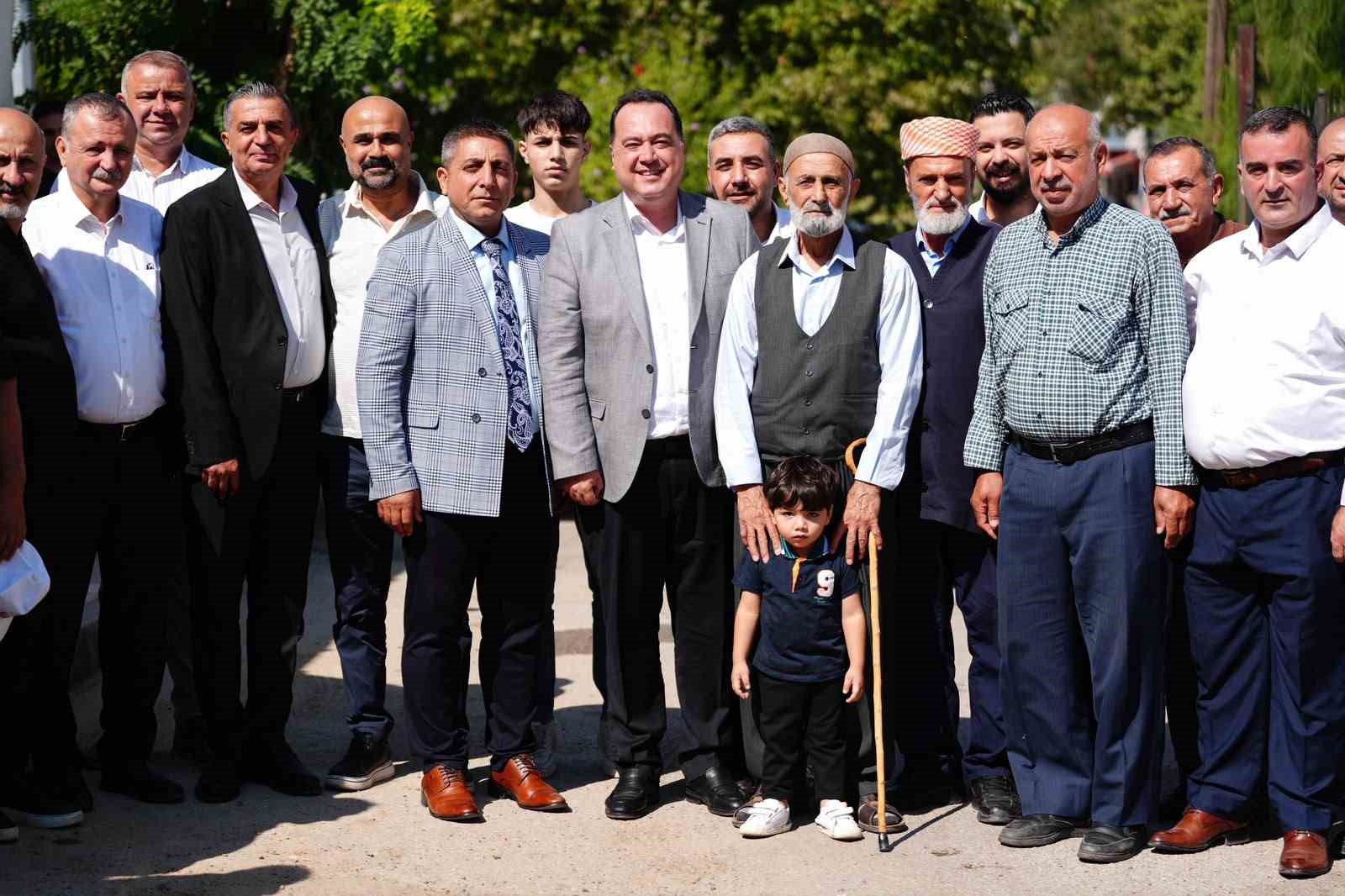 MANİSA BÜYÜKŞEHİR BELEDİYE BAŞKANI BESİM DUTLULU, ŞEHZADELER İLÇESİNDEKİ 6 MAHALLEDE MUHTARLAR VE VATANDAŞLARLA BİR ARAYA GELEREK SORUN, TALEP VE BEKLENTİLERİ YERİNDE DİNLEDİ. ULAŞIM, ALTYAPI, ÜSTYAPI VE ÇEVRE DÜZENLEMELERİ BAŞTA OLMAK ÜZERE MAHALLELERİN İHTİYAÇLARI MASAYA YATIRILDI.