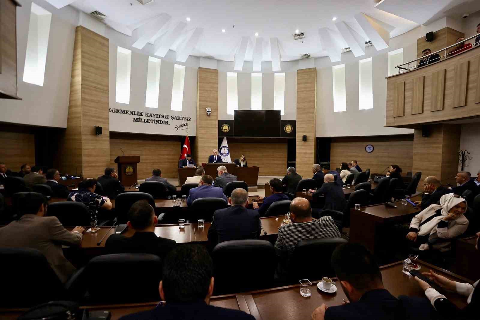ŞAHİNBEY BELEDİYESİ EKİM AYI OLAĞAN MECLİS TOPLANTISININ 1.OTURUMU,  ŞAHİNBEY BELEDİYESİ MECLİS BAŞKANI MEHMET TAHMAZOĞLU BAŞKANLIĞINDA BELEDİYE MECLİS SALONU'NDA YAPILDI.