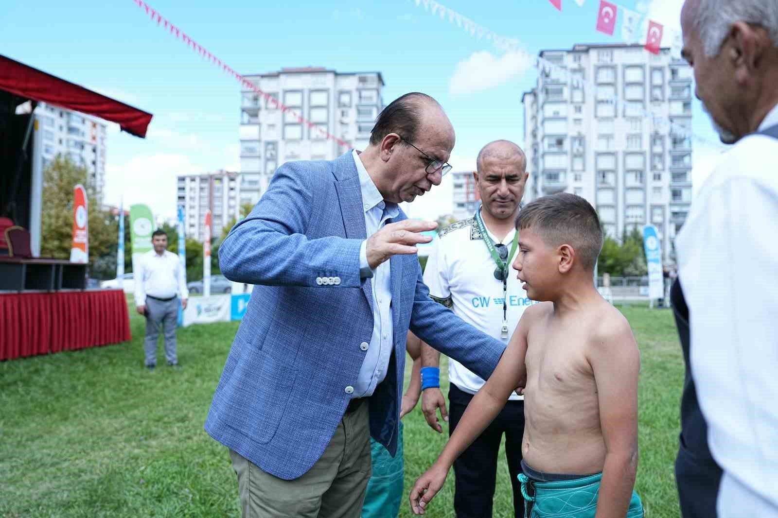 BAŞKAN İLHAN GEÇİT’TEN SAKATLANAN GÜREŞÇİYE İLK MÜDAHALE