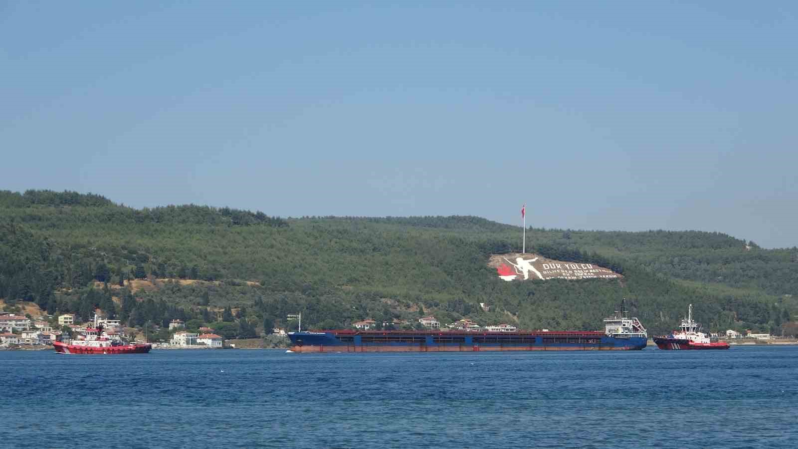 ÇANAKKALE BOĞAZI’NDAN GEÇEN 142 METRE BOYUNDAKİ ’KAPITAN SHYRIAGIN’ İSİMLİ GENEL KARGO GEMİSİ MAKİNE ARIZASI YAPTI. GEMİ KILAVUZ KAPTAN REFAKATİNDE RÖMORKÖR İLE YEDEKLENİP ÇEKİLEREK KARANLIK LİMAN'A DEMİRLETİLDİ.