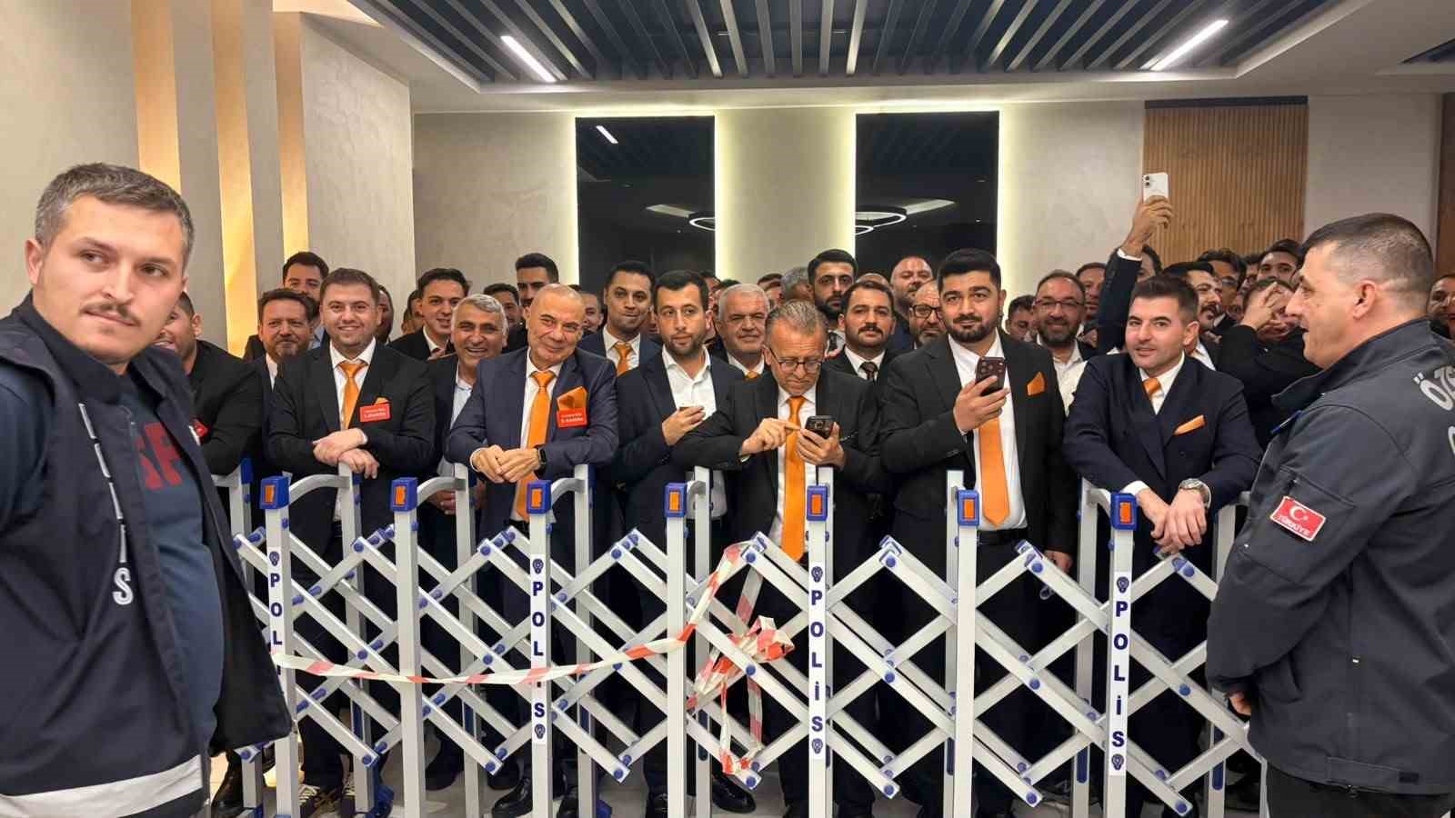 KUTSO SEÇİMLERİNDE TURUNCU LİSTE 15 KOMİTENİN TAMAMINI KAZANDI