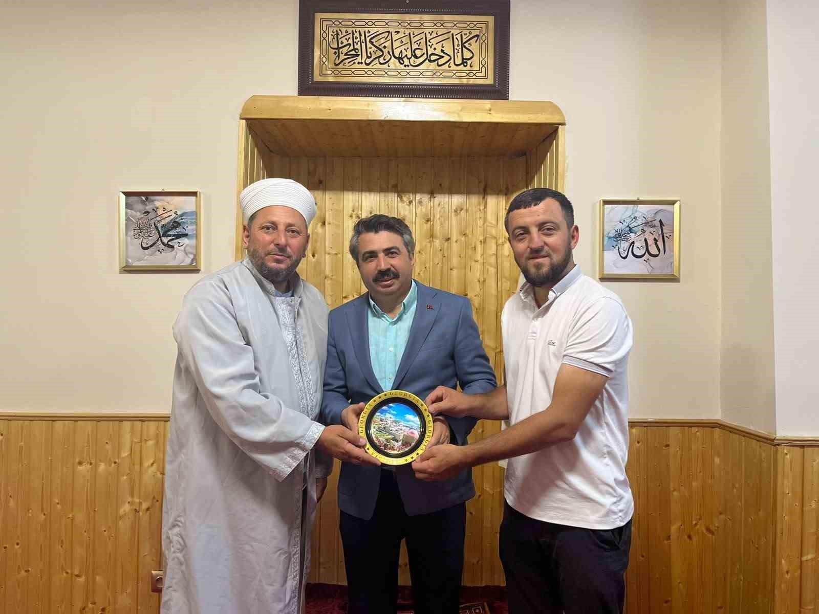 YILDIRIM BELEDİYE BAŞKANI OKTAY YILMAZ; GÖNÜL COĞRAFYASIYLA KÜLTÜREL VE KARDEŞLİK BAĞLARININ GÜÇLENDİRİLMESİNE YÖNELİK ÇALIŞMALARINI SÜRDÜRÜYOR.