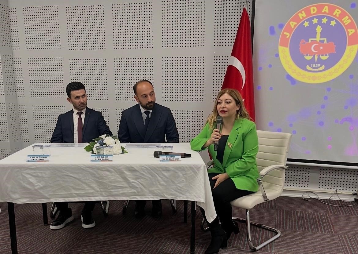KSBÜ ÖĞRENCİLERİNE SİBER FARKINDALIK VE NARKOTİK EĞİTİMİ
