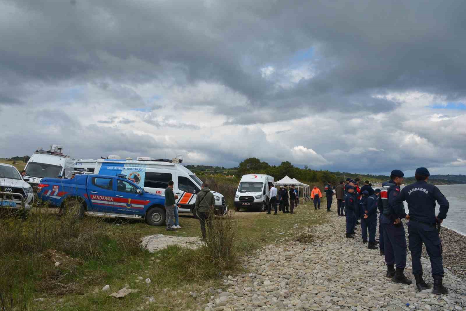 SİNOP’TA ALABORA OLAN TEKNEDE KAYBOLAN POLİS MEMURU NUMAN ŞEN’İ BULMAK İÇİN BAŞLATILAN ARAMA-KURTARMA ÇALIŞMALARI ARALIKSIZ SÜRÜYOR.