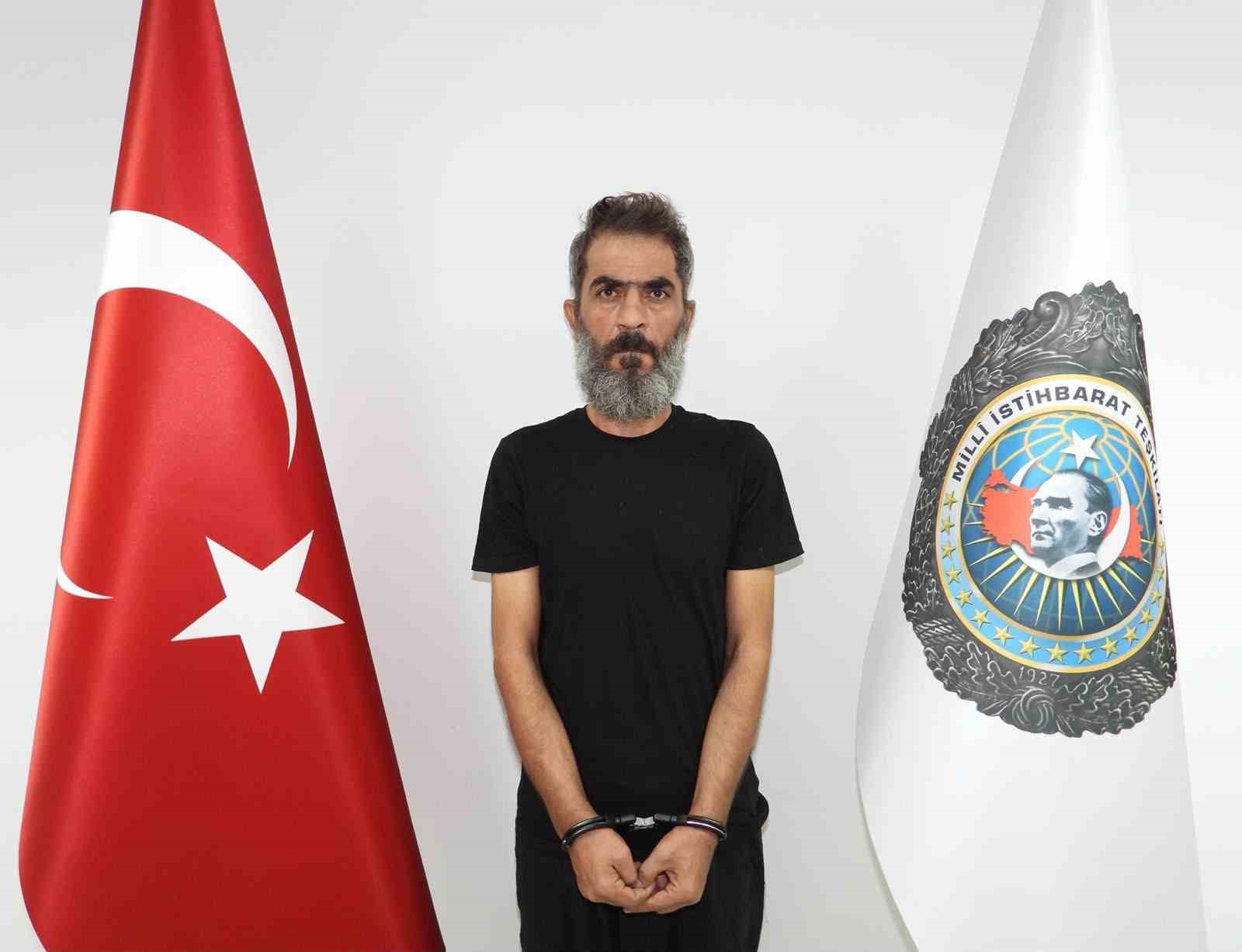 ÖMER EL-HATİP, DENİZ YOLUYLA AVRUPA’YA KAÇMAK ÜZEREYKEN YAKALANDI.