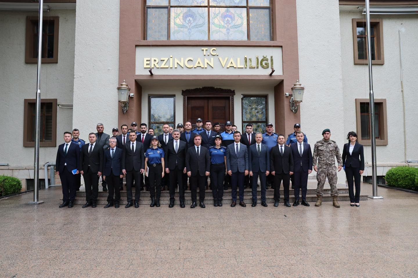 ERZİNCAN'DA GÜVENLİK VE ASAYİŞ TOPLANTISI GERÇEKLEŞTİRİLDİ