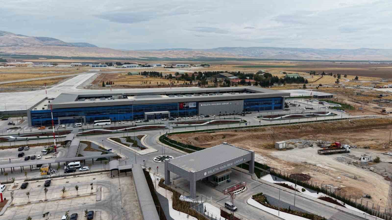 MALATYA HAVALİMANI'NIN YENİ TERMİNAL BİNASI YOLCU KABULÜNE BAŞLADI.