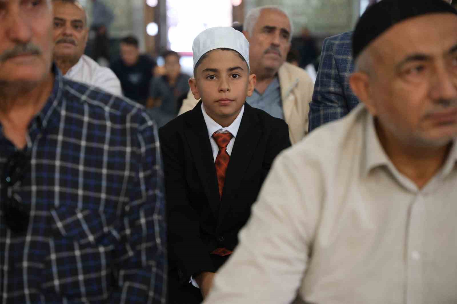 ELAZIĞ'DA KUR'AN-I KERİM'İ YÜZÜNDEN GÜZEL OKUMA BÖLGE FİNALİ HEYECANI YAŞANDI