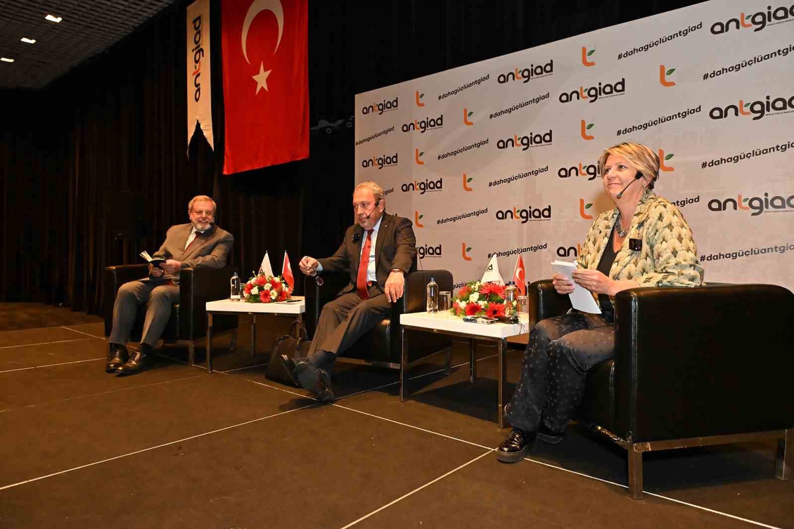 ANTALYA GENÇ İŞ İNSANLARI DERNEĞİ (ANTGİAD), 2026-2027 ÇALIŞMA SEZONUNU GENİŞ KATILIMLI BİR TOPLANTIYLA AÇTI.