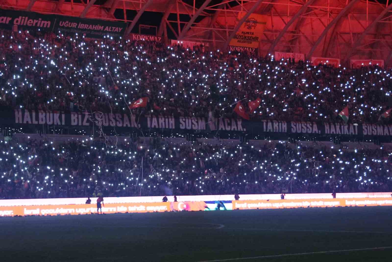 KONYASPOR İLE FİLİSTİN MİLLİ TAKIMI, KONYA'DA OYNANAN DOSTLUK KARŞILAŞMASINDA 2-2 BERABERE KALDI.
