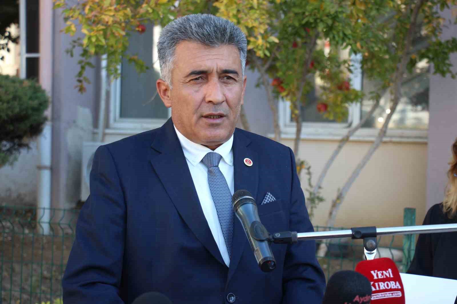 AYDIN'IN EFELER İLÇESİNDE 19 EKİM MUHTARLAR GÜNÜ, DÜZENLENEN TÖREN İLE KUTLANDI.