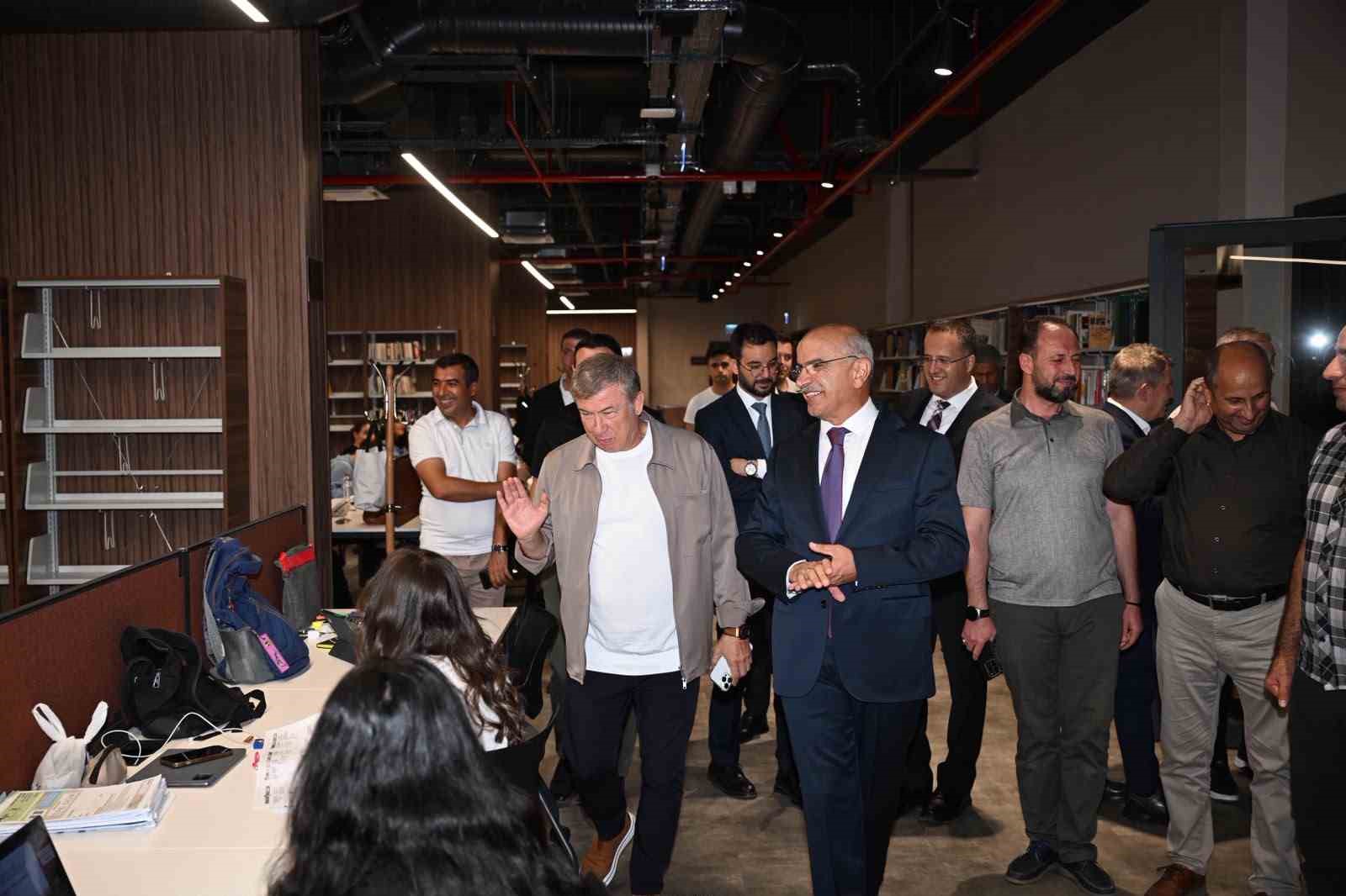 SPOR DÜNYASININ ÜNLÜ İSİMLERİNDEN BAŞKAN ER’E ÖVGÜ