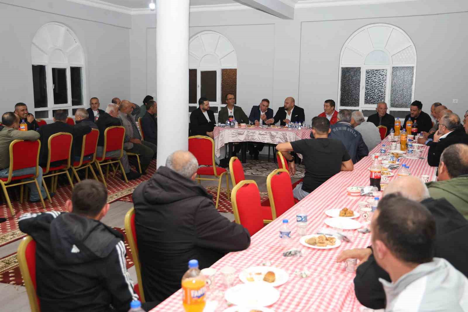 ATAKUM BELEDİYE BAŞKANI SERHAT TÜRKEL, KAMALI MAHALLESİ SAKİNLERİYLE BİR ARAYA GELEREK MAHALLENİN EKSİK VE İHTİYAÇLARINI VATANDAŞLARLA BİRLİKTE DEĞERLENDİREREK ÇÖZÜM ÜRETME MESAJI VERDİ.