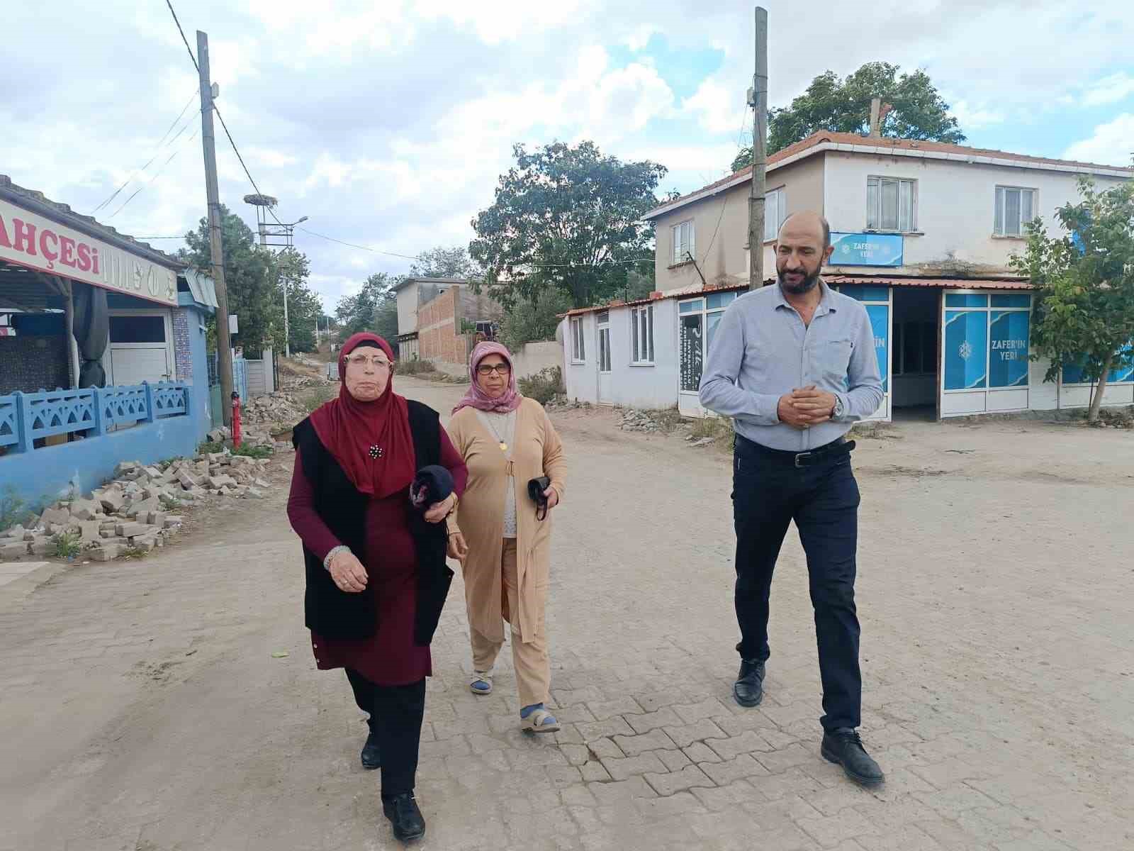 KAÇAR'I KÖY MUHTARI CEYHUN YILMAZ KARŞILADI.