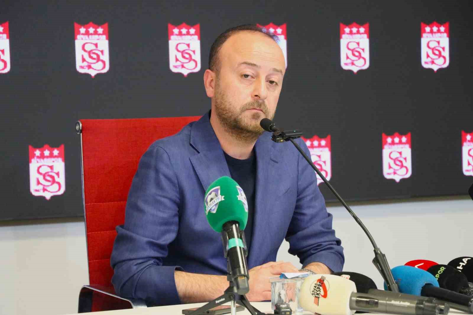 SİVASSPOR KULÜP BAŞKANI BURAK ÖZÇOBAN, YENİ SEZON PLANLAMASINDA MALİ DENGELERİN KORUNMASININ ÖNCELİKLİ OLDUĞUNU BELİRTEREK, "KULÜBÜ BİR DAHA BÖYLE BİR DURUMA DÜŞÜRMEK İSTEMİYORUZ" DEDİ.