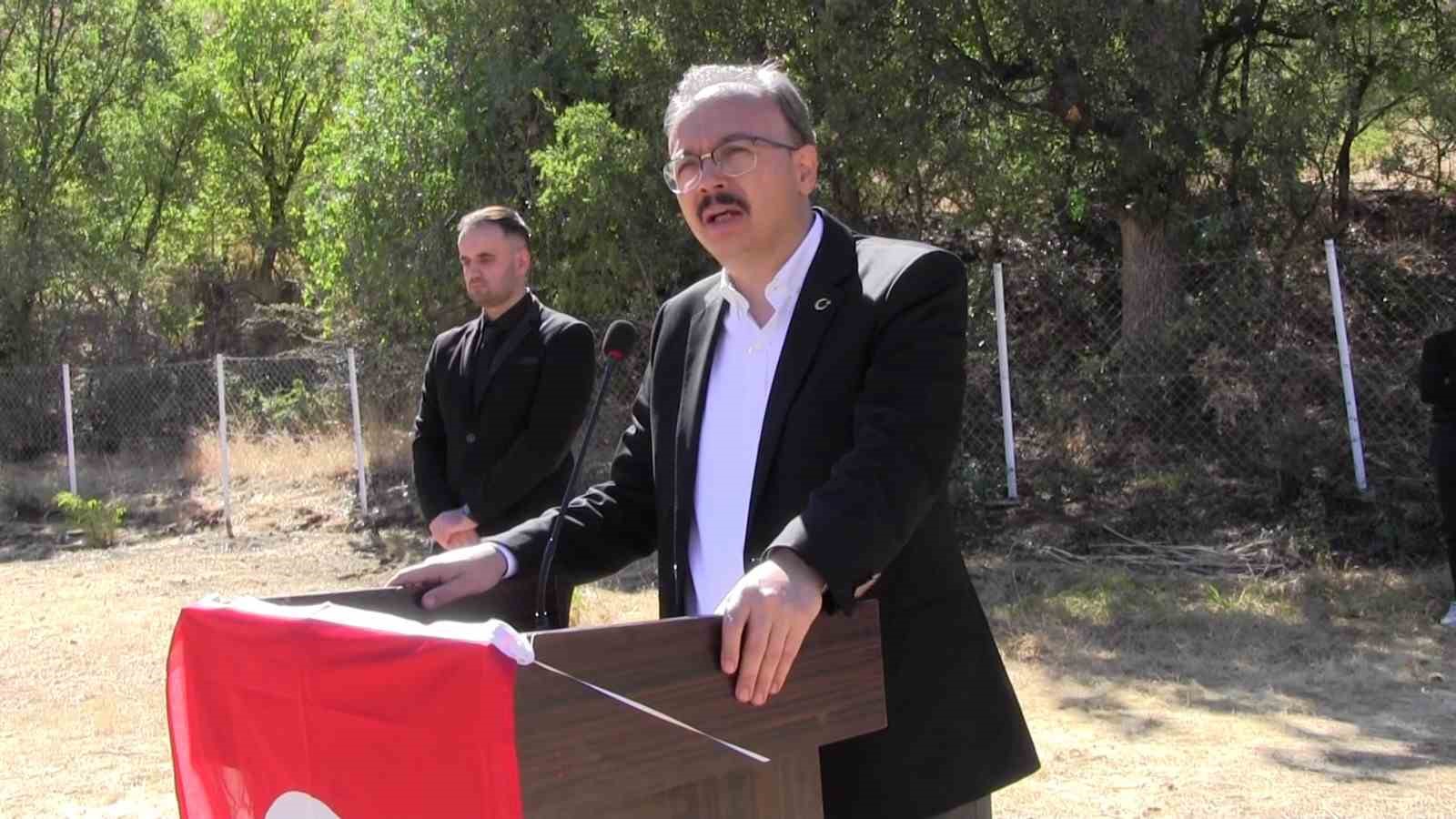 SİİRT’TE TERÖR ÖRGÜTÜ PKK'NIN KATLETTİĞİ 37 MASUM KURBAN TÖRENLE ANILDI