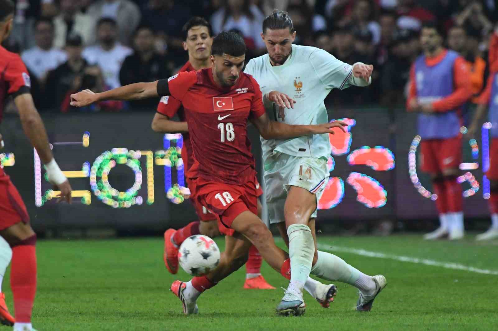 TÜRKİYE A MİLLİ FUTBOL TAKIMI, UEFA ULUSLAR A LİGİ 1. GRUP İLK MAÇINDA KOCAELİ'NDE FRANSA'YA 1-0 MAĞLUP OLDU.