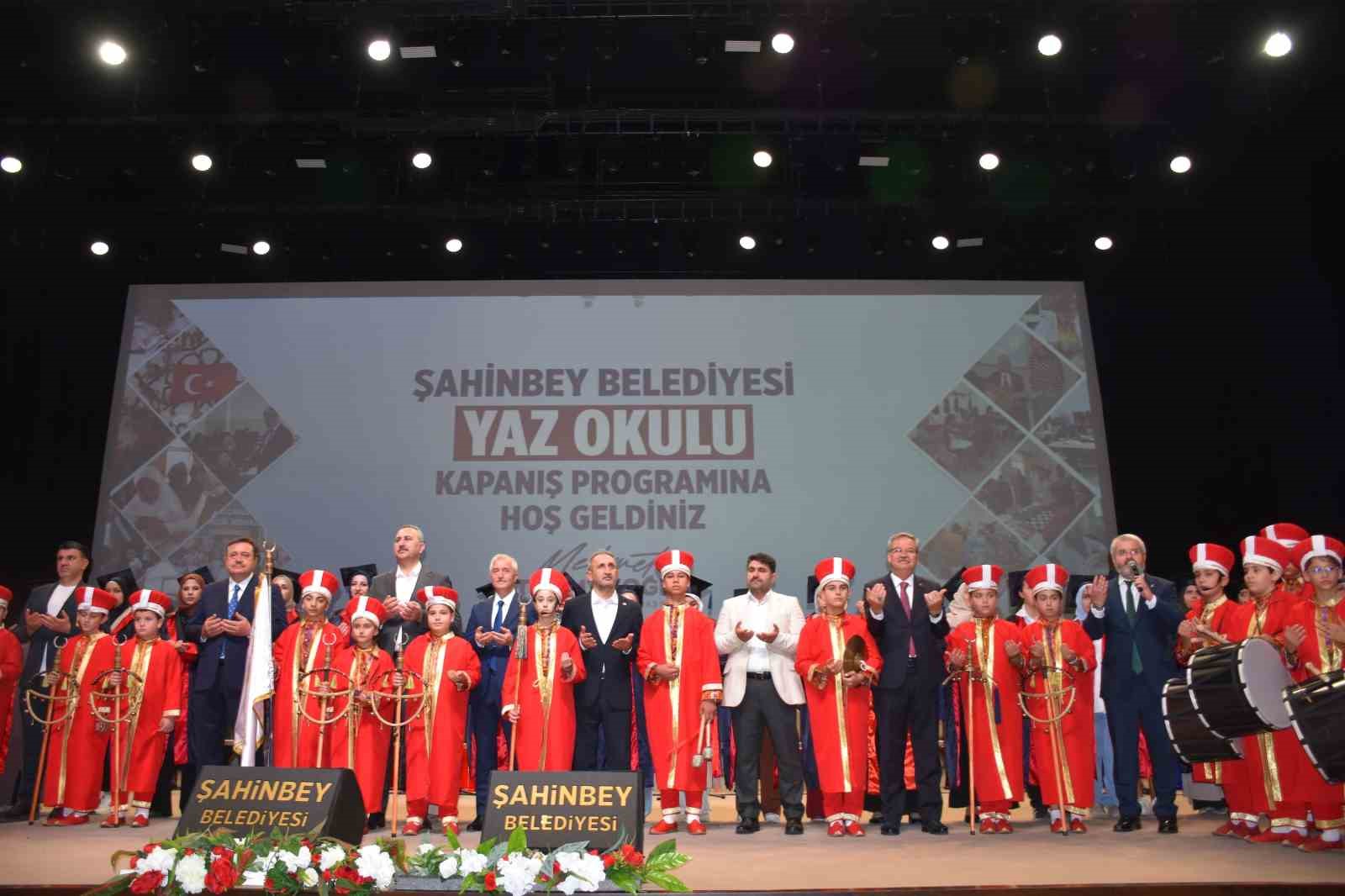 ŞAHİNBEY’DE MEZUNİYET COŞKUSU
