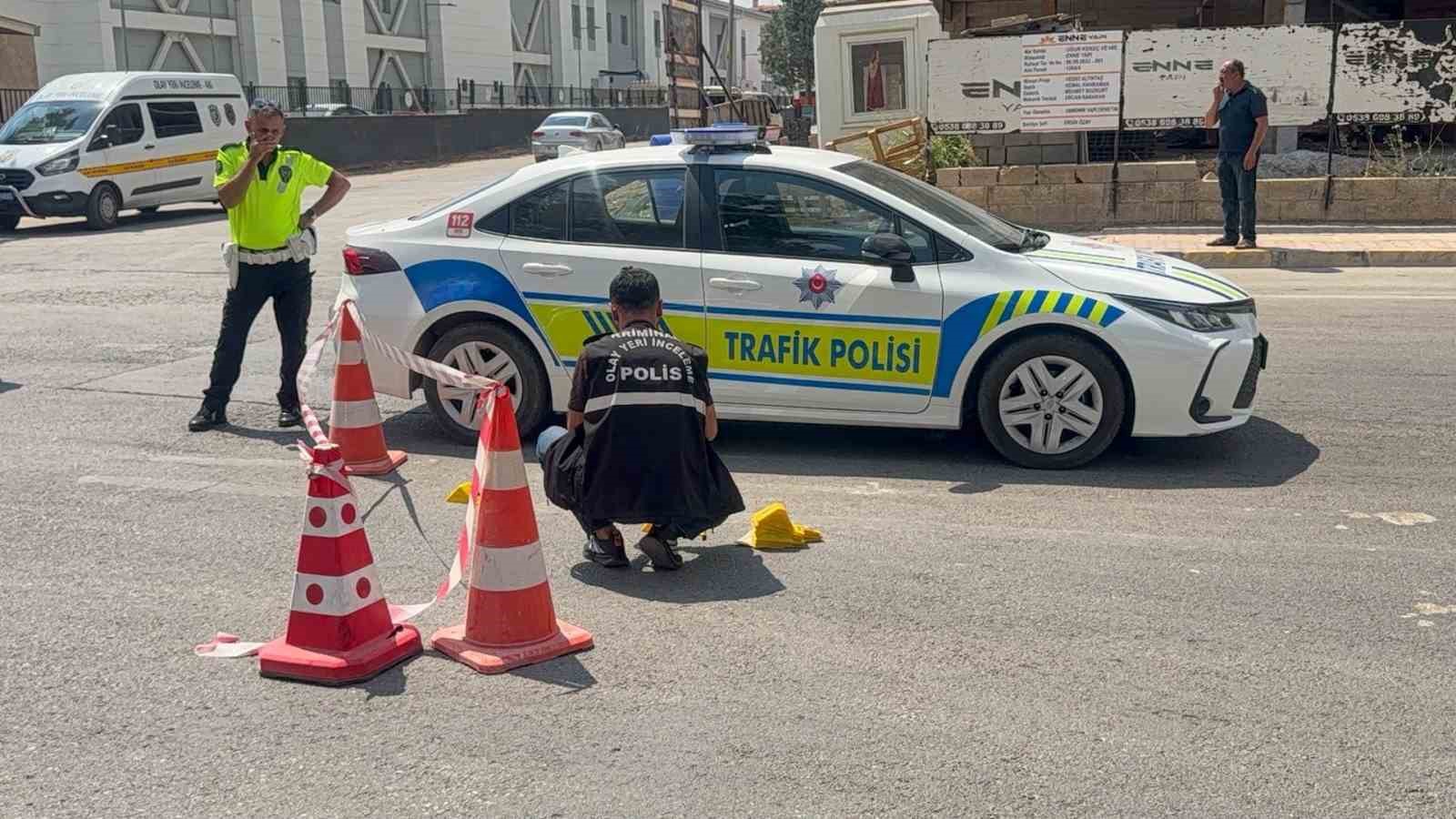 ARAÇ İÇERİSİNDE SİLAHLI SALDIRIYA UĞRAYAN ŞAHIS AĞIR YARALANDI
