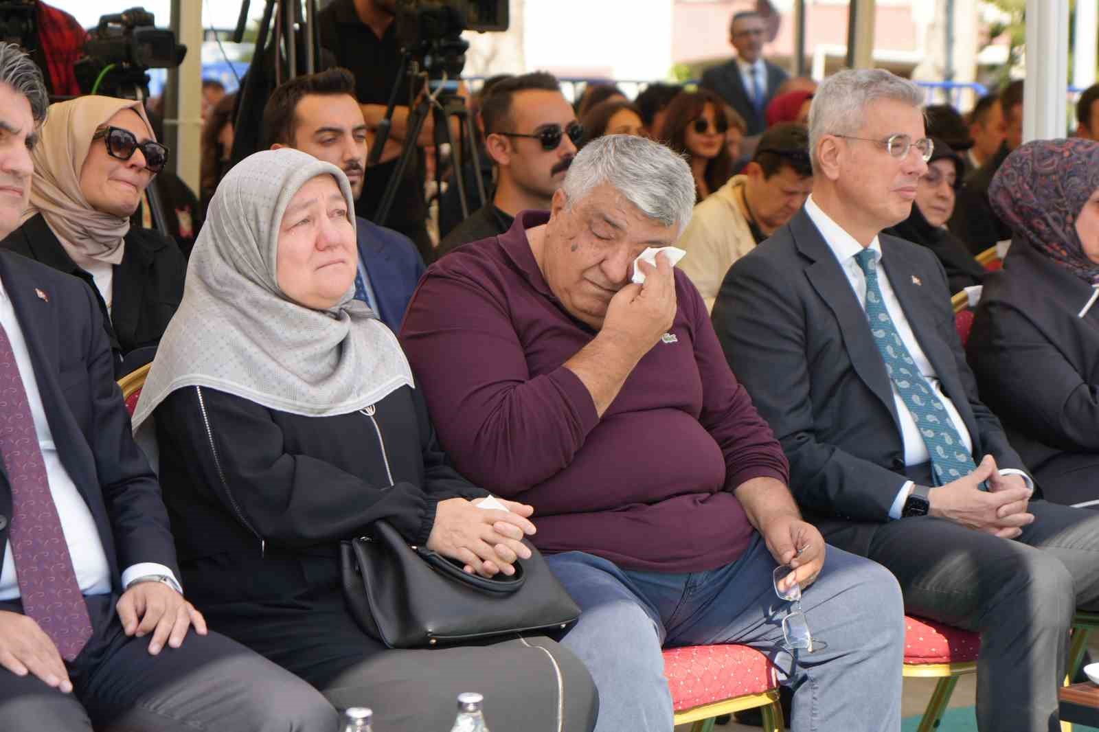 GÜLTEKİN AİLESİ