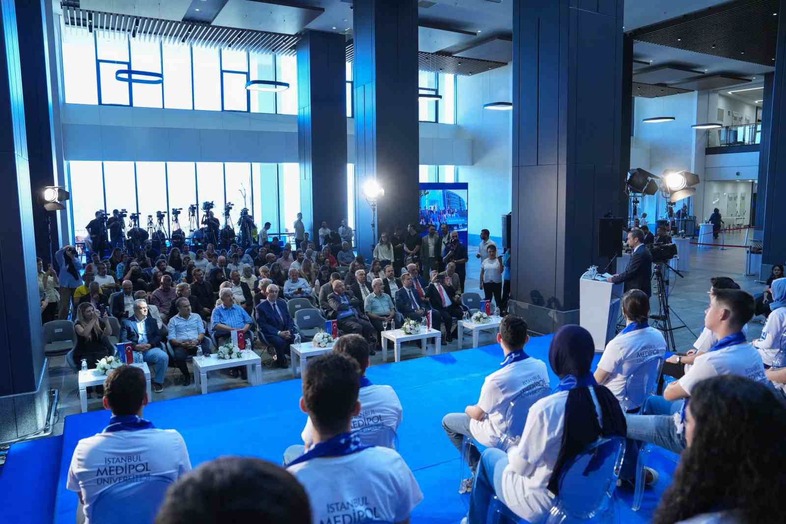 DERECEYE GİREN ÖĞRENCİLERİN TERCİHLERİ VE 2026 YKS YERLEŞTİRME SONUÇLARI, DÜZENLENEN BASIN TOPLANTISINDA KAMUOYUYLA PAYLAŞILDI.