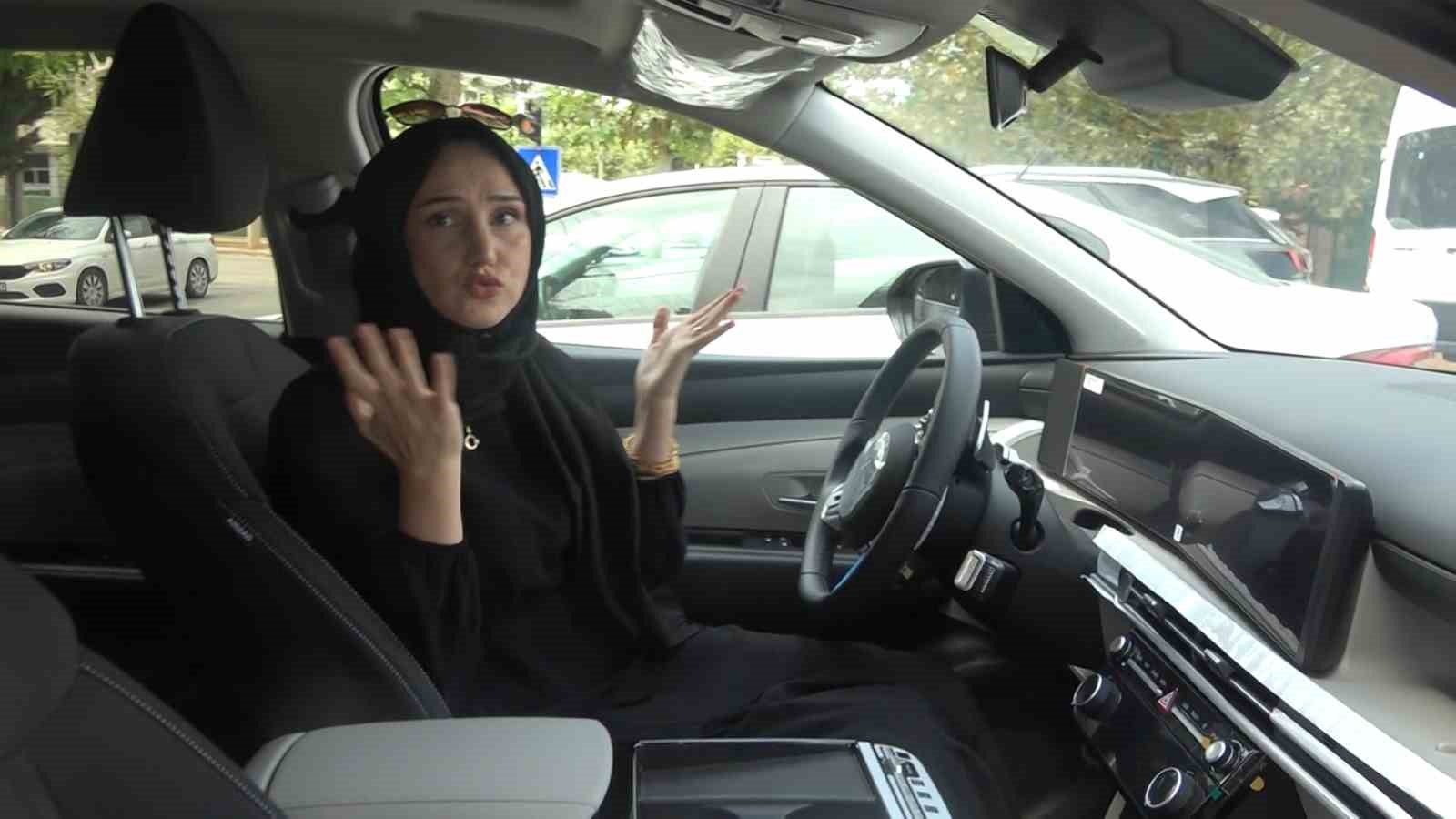 YALOVA’DA YAŞAYAN GİZEM GÜLSEN GÜNAŞTI, 8 TEMMUZ’DA SATIN ALDIĞI SIFIR HYUNDAİ TUCSON’U TESLİM ALDIKTAN HEMEN SONRA EKSPERTİZE GÖTÜRDÜ. GÜNAŞTI, EKSPERTİZ RAPORUNDA ARACIN ÖN KAPUTUNDA SÖK-TAK İŞLEMİ VE DİĞER BÖLÜMLERE GÖRE YÜKSEK BOYA KALINLIĞI TESPİT EDİLDİĞİNİ BELİRTEREK ARACIN DEĞİŞTİRİLMESİNİ TALEP ETTİ.