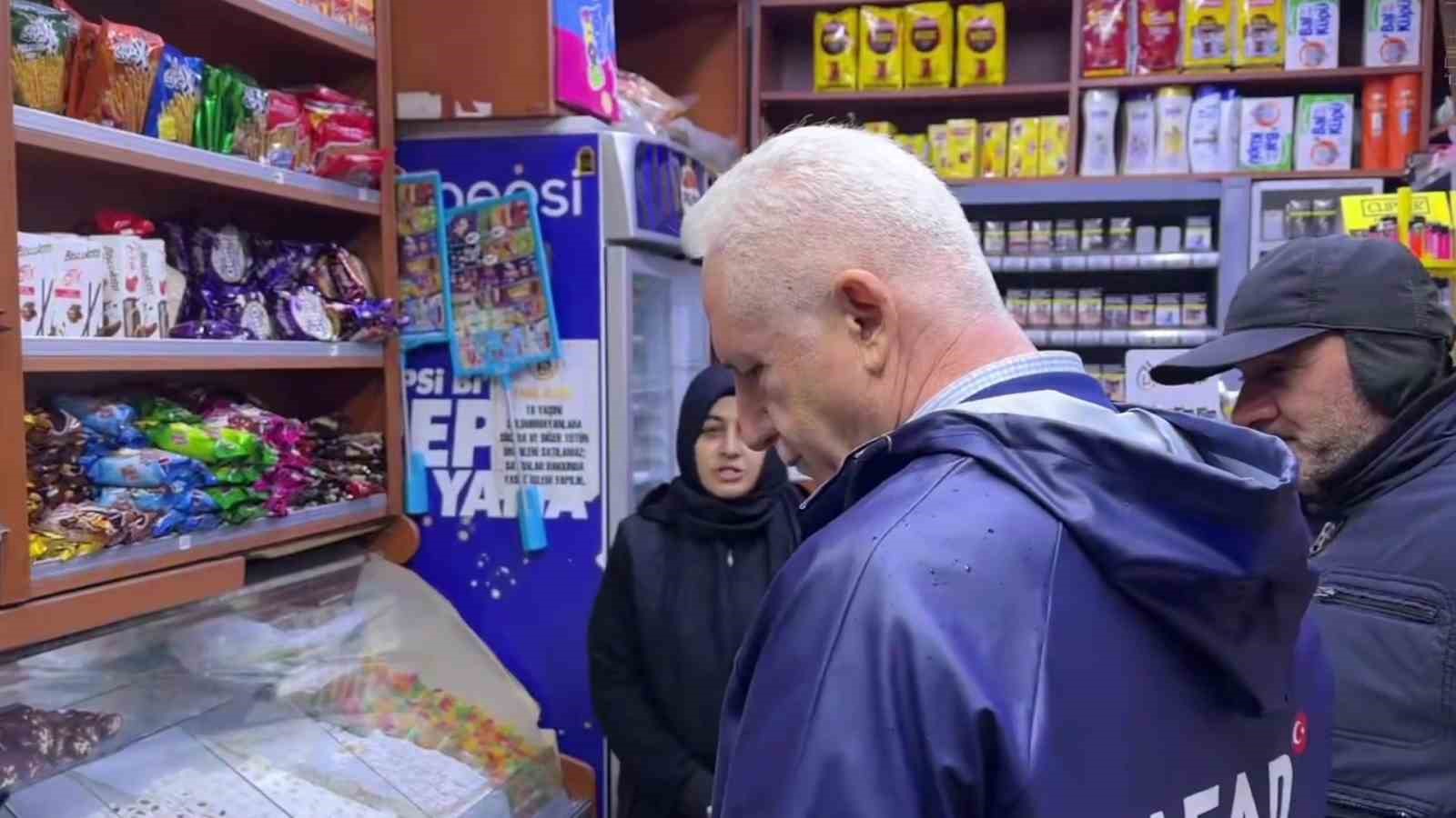 VALİ DAVUT GÜL: HERKES EVİNE GİDENE KADAR BİZ BURADA SİZLERLE BİRLİKTE OLACAĞIZ