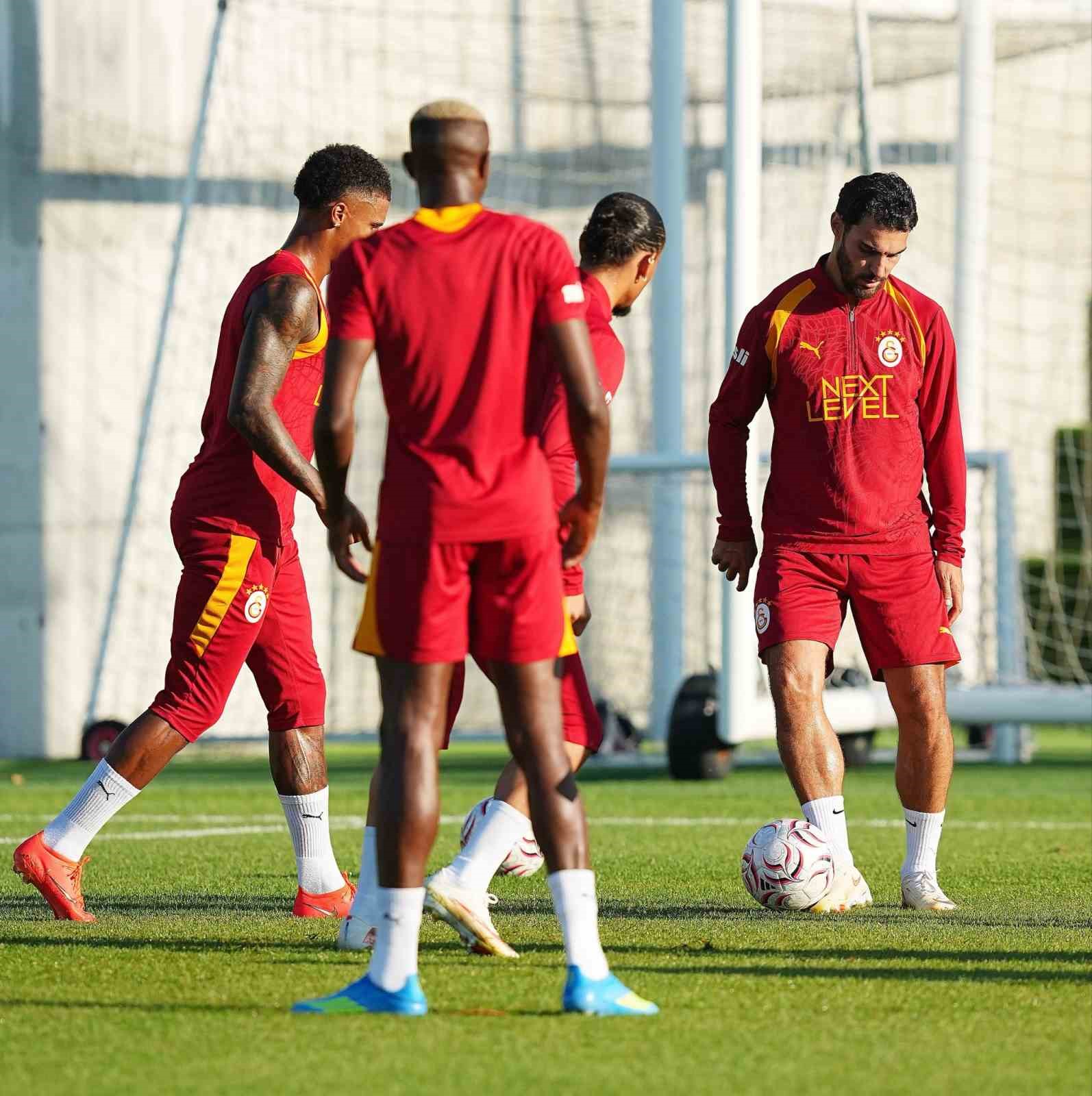 GALATASARAY, ERZURUMSPOR FK MAÇI HAZIRLIKLARINA DEVAM ETTİ