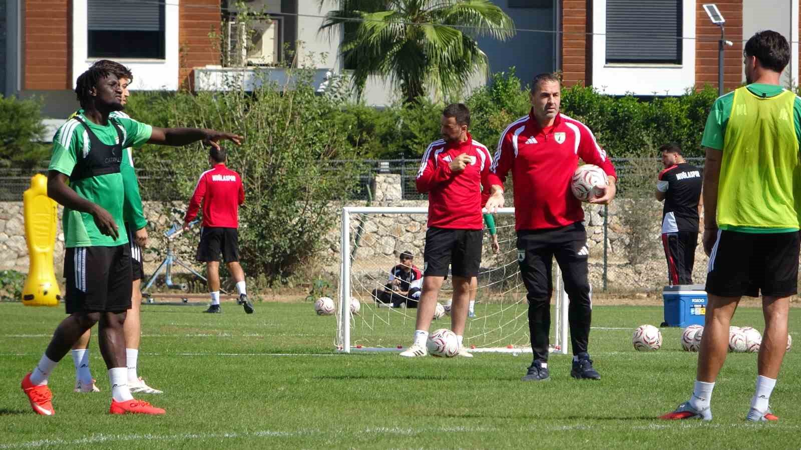 TRENDYOL 1. LİG’DE MÜCADELE EDEN MUĞLASPOR, MİLLİ ARANIN ARDINDAN DEPLASMANDA FATİH KARAGÜMRÜK İLE OYNAYACAĞI MAÇIN HAZIRLIKLARINI SÜRDÜRÜYOR