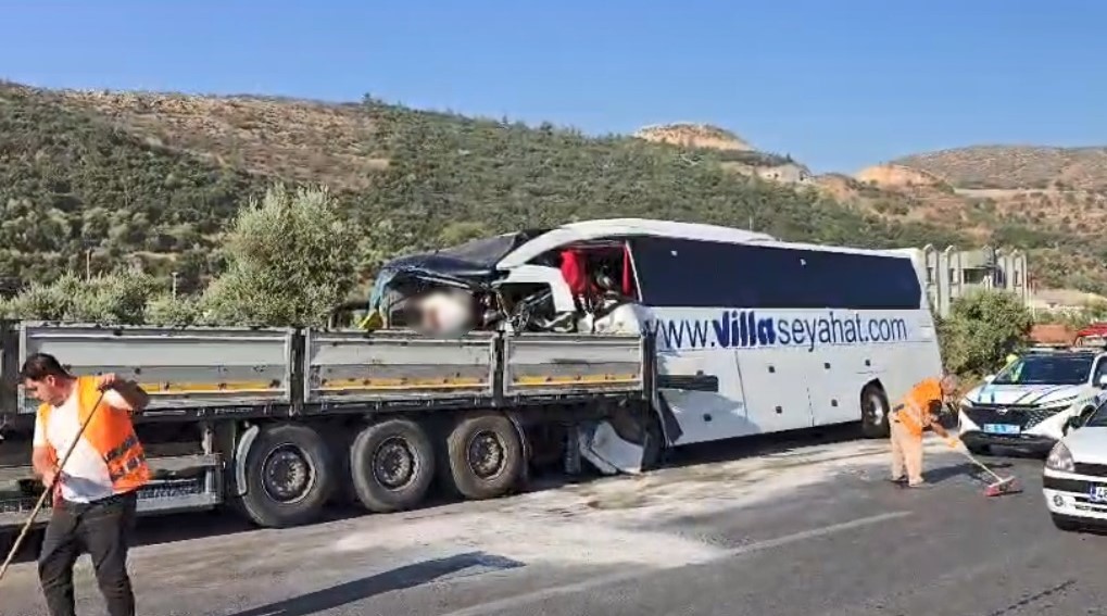 OLAY YERİNE ÇOK SAYIDA AMBULANS, MUĞLA BÜYÜKŞEHİR BELEDİYESİ MİLAS İTFAİYE VE POLİS EKİPLERİ SEVK EDİLDİ