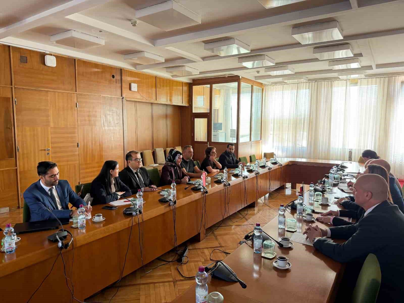 GENÇLİK VE SPOR BAKANLIĞI HEYETİ, BELGRAD'DA ÇEŞİTLİ RESMİ TEMASLARDA BULUNDU.