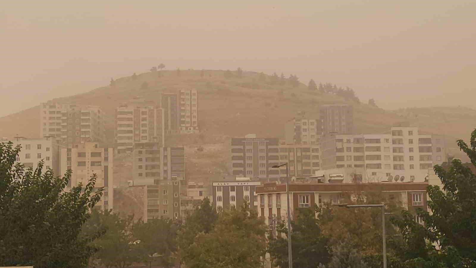 ŞANLIURFA’DA TOZ TAŞINIMI ETKİLİ OLDU
