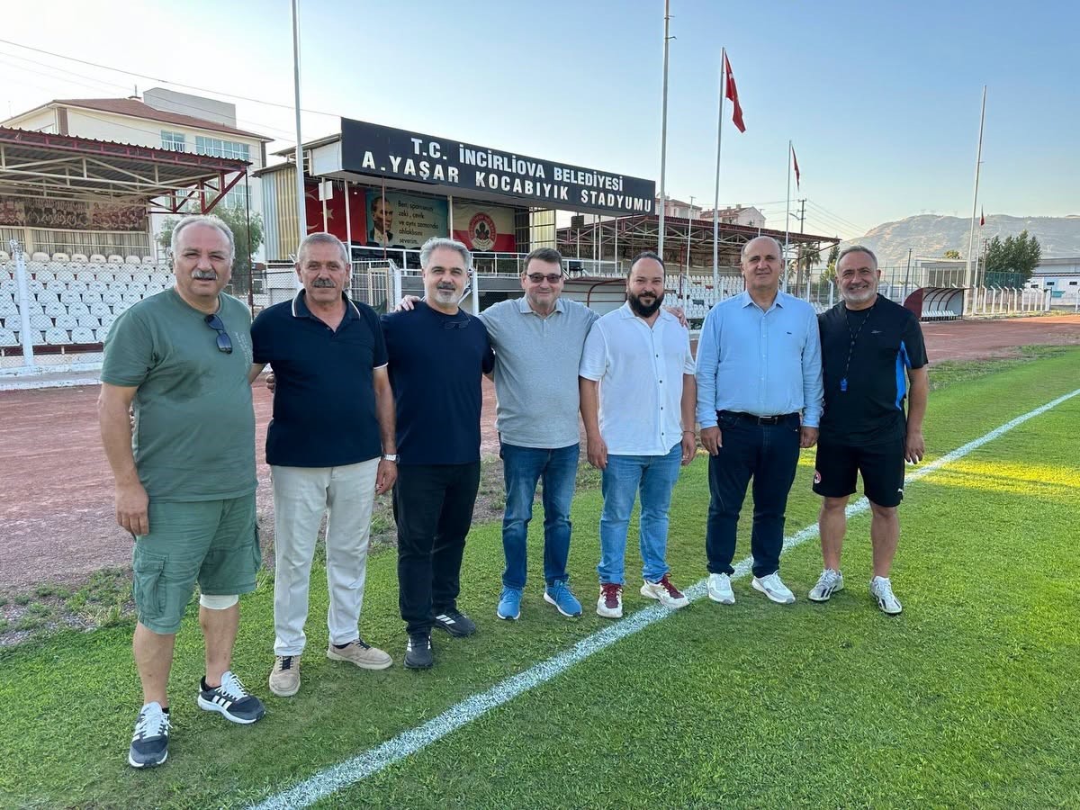 PROFESYONELLİĞE GEÇİŞ LİGİ (PGL) EKİPLERİNDEN OLAN İNCİRLİOVA BELEDİYESPOR YENİ SEZON İÇİN HAZIRLIK ÇALIŞMALARINA BAŞLARKEN, TRANSFERLERLE KADROSUNU GÜÇLENDİREN KIRMIZI-BEYAZLI EKİBİN BU SEZON Kİ HEDEFİ İSE 3. LİG OLARAK BELİRLENDİ.