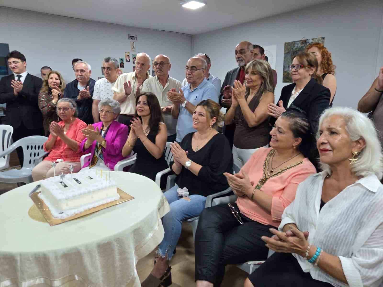 SAMSUN’DA YAŞAYAN SANATÇILARIN BİR ÇATI ALTINDA TOPLANDIĞI TÜRK SANAT MÜZİĞİ KOROSU, VERECEĞİ İLK KONSER ÖNCESİ KOKTEYL DÜZENLEDİ.