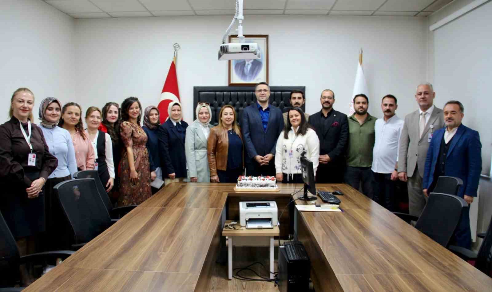 KAYSERİ DEVLET HASTANESİ'NE BAĞLI SAFFET ARSLAN PALYATİF BAKIM MERKEZİ BÜNYESİNDE, 05-23 EKİM 2026 TARİHLERİ ARASINDA DÜZENLENEN PALYATİF BAKIM HEMŞİRELİĞİ SERTİFİKALI EĞİTİM PROGRAMI, GERÇEKLEŞTİRİLEN SERTİFİKA TÖRENİYLE SONA ERDİ.