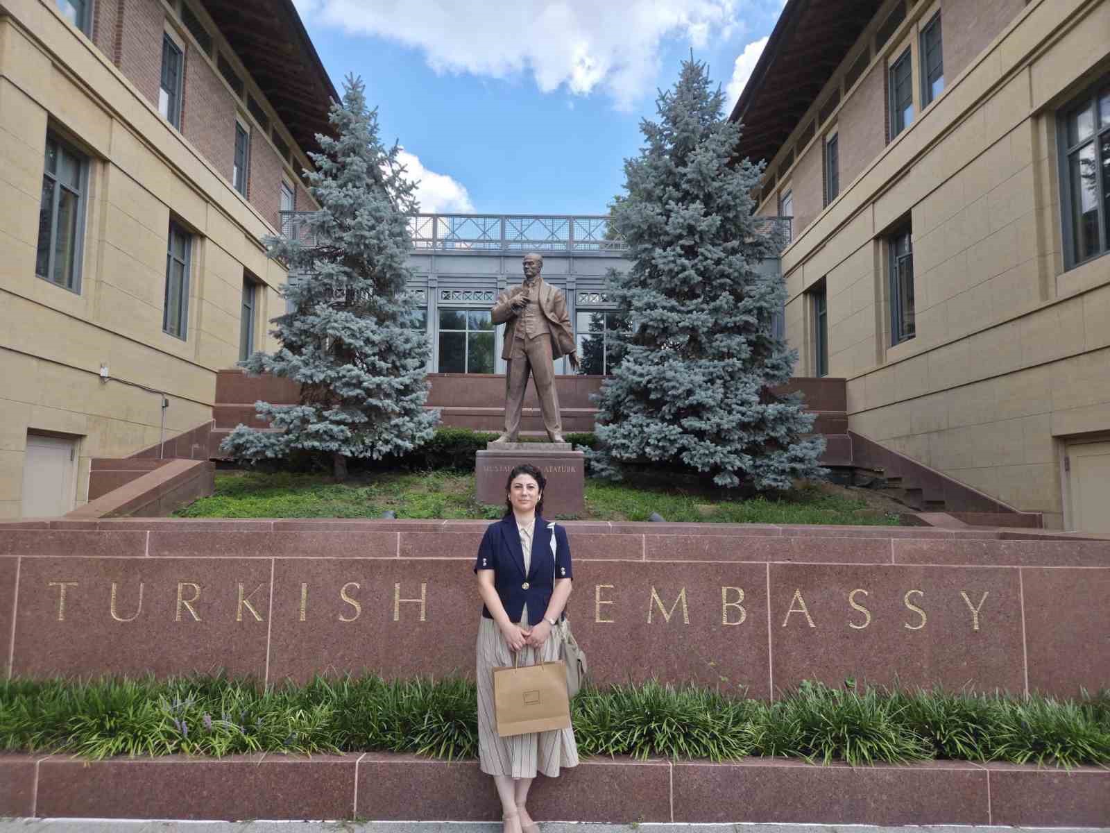 PROF. DR. BÜYÜKGÖZE KAVAS, ÖDÜLÜNÜ APA’NIN 2026 KONGRESİ KAPSAMINDA WASHİNGTON D.C.’DE DÜZENLENEN TÖRENDE ALDI.