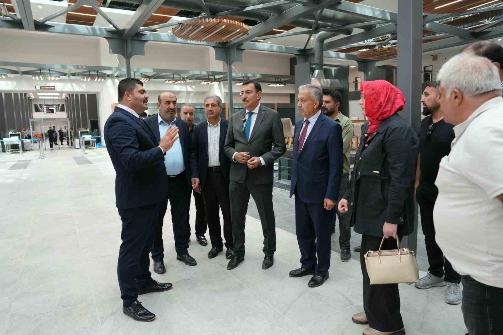 AK PARTİ MALATYA MİLLETVEKİLİ BÜLENT TÜFENKCİ HAVALİMANINDA İNCELEMELERDE BULUNDU