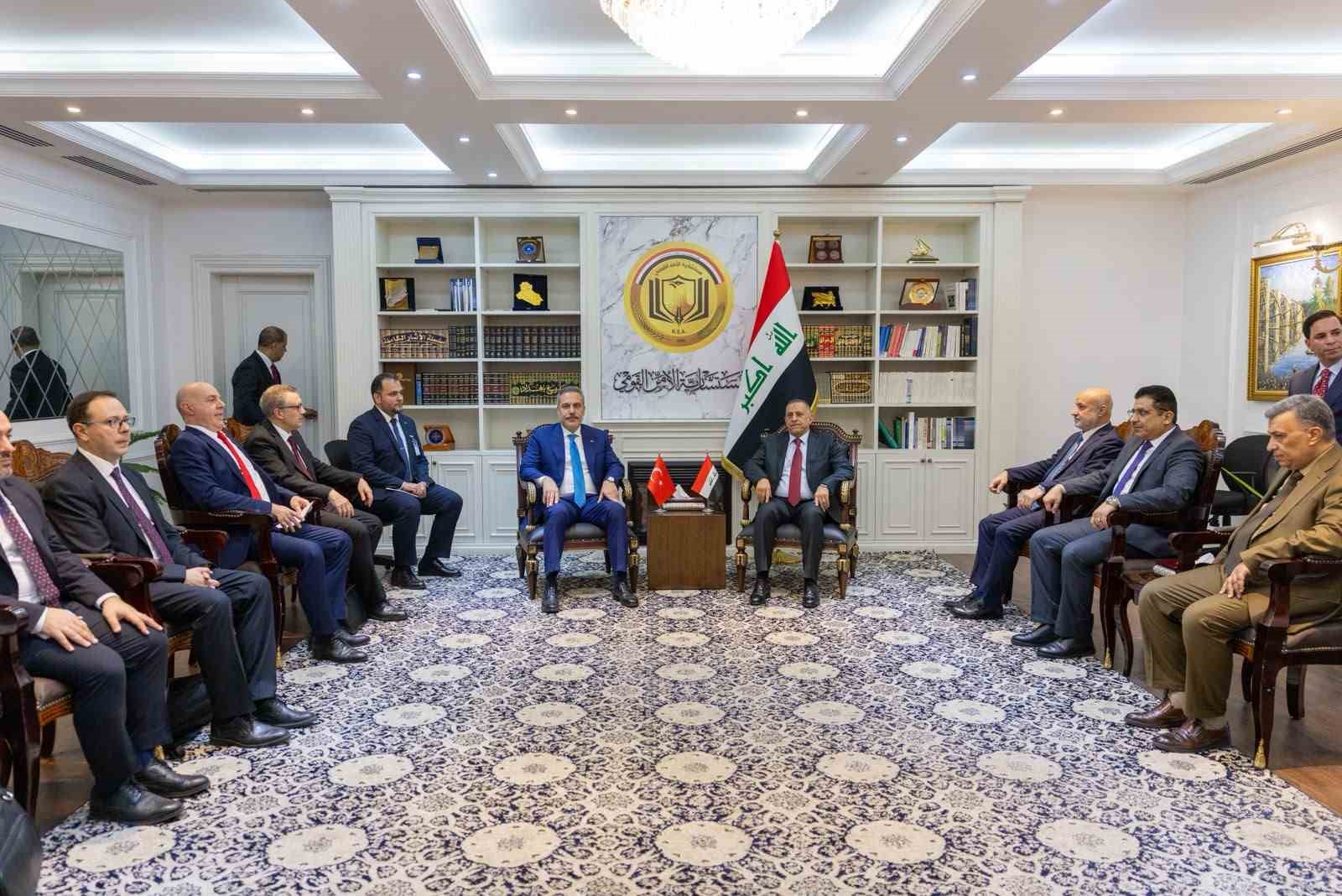 DIŞİŞLERİ BAKANI HAKAN FİDAN, İSLAM İŞBİRLİĞİ TEŞKİLATI 52. DIŞİŞLERİ BAKANLARI KONSEYİ TOPLANTISI KAPSAMINDA BULUNDUĞU BAĞDAT'TA IRAK ULUSAL GÜVENLİK MÜSTEŞARI KASIM ABBUDİ İLE GÖRÜŞTÜ.