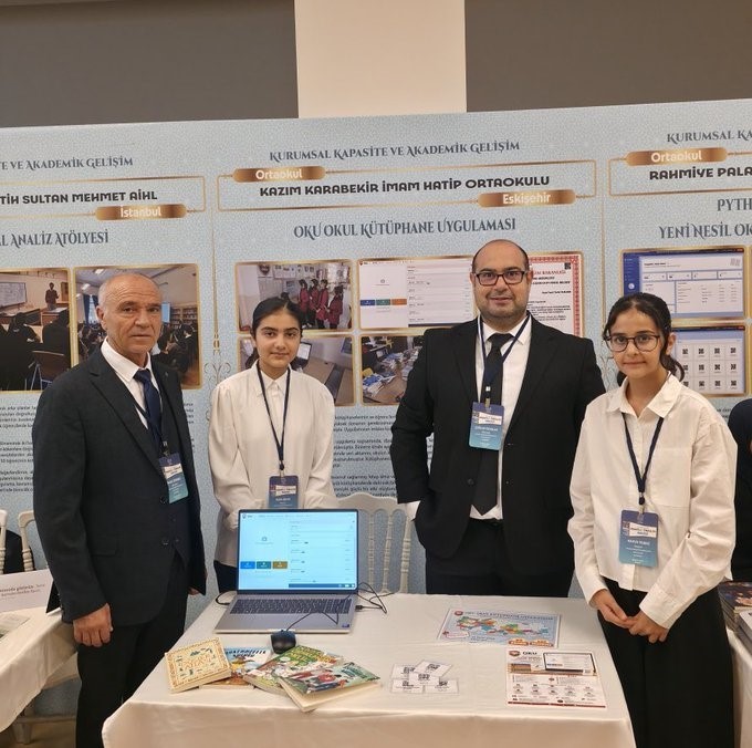 ESKİŞEHİR KAZIM KARABEKİR İMAM HATİP ORTAOKULU, MİLLÎ EĞİTİM BAKANLIĞI DİN ÖĞRETİMİ GENEL MÜDÜRLÜĞÜ TARAFINDAN DÜZENLENEN 2026 BAŞARILI ÖRNEKLER SERGİSİ’NDE "OKU OKUL KÜTÜPHANE UYGULAMASI" PROJESİYLE TÜRKİYE İKİNCİLİĞİ ELDE ETTİ.