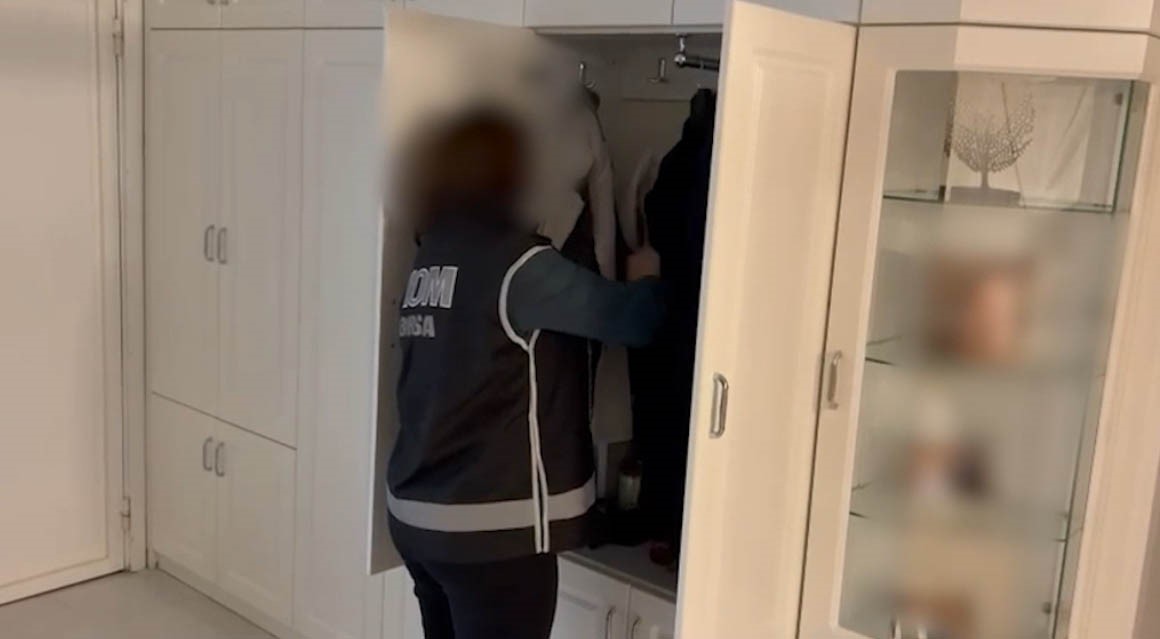 AVRUPA BİRLİĞİ FONU YALANIYLA 6 ŞİRKETİ 30 MİLYON TL DOLANDIRDILAR : OPERASYONDA 10 KİLO KÜLÇE ALTIN ELE GEÇİRİLDİ