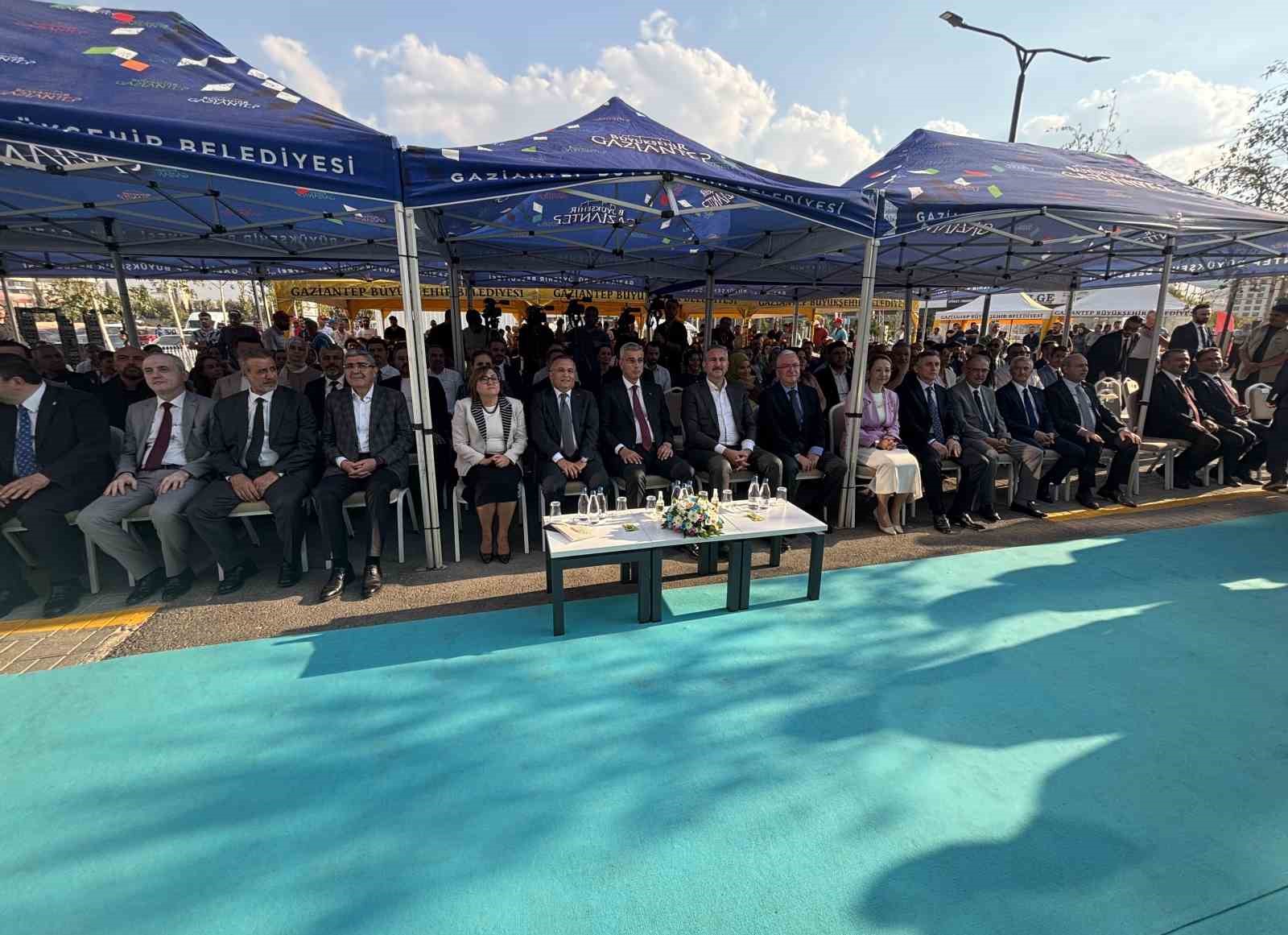 ŞEHİTKAMİL DEVLET HASTANESİ 50 YATAKLI OSB EK HİZMET BİNASI TÖRENLE AÇILDI