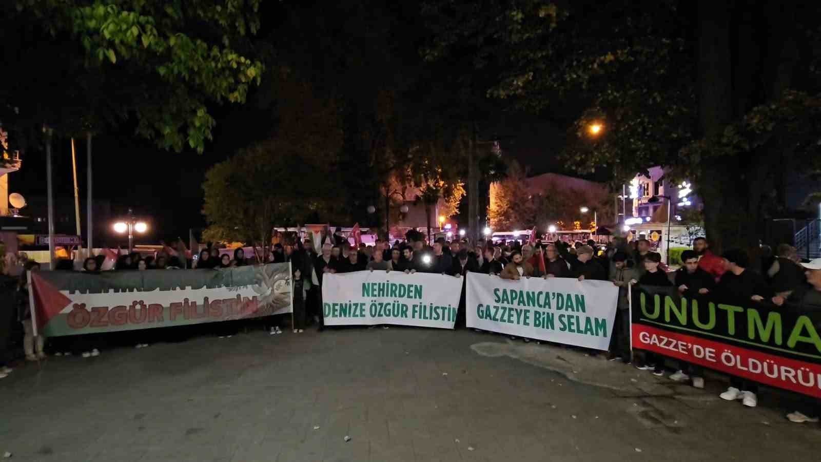 SAPANCA İLÇESİNDE "GAZZE İÇİN YÜRÜYORUZ" ETKİNLİĞİ DÜZENLENDİ.