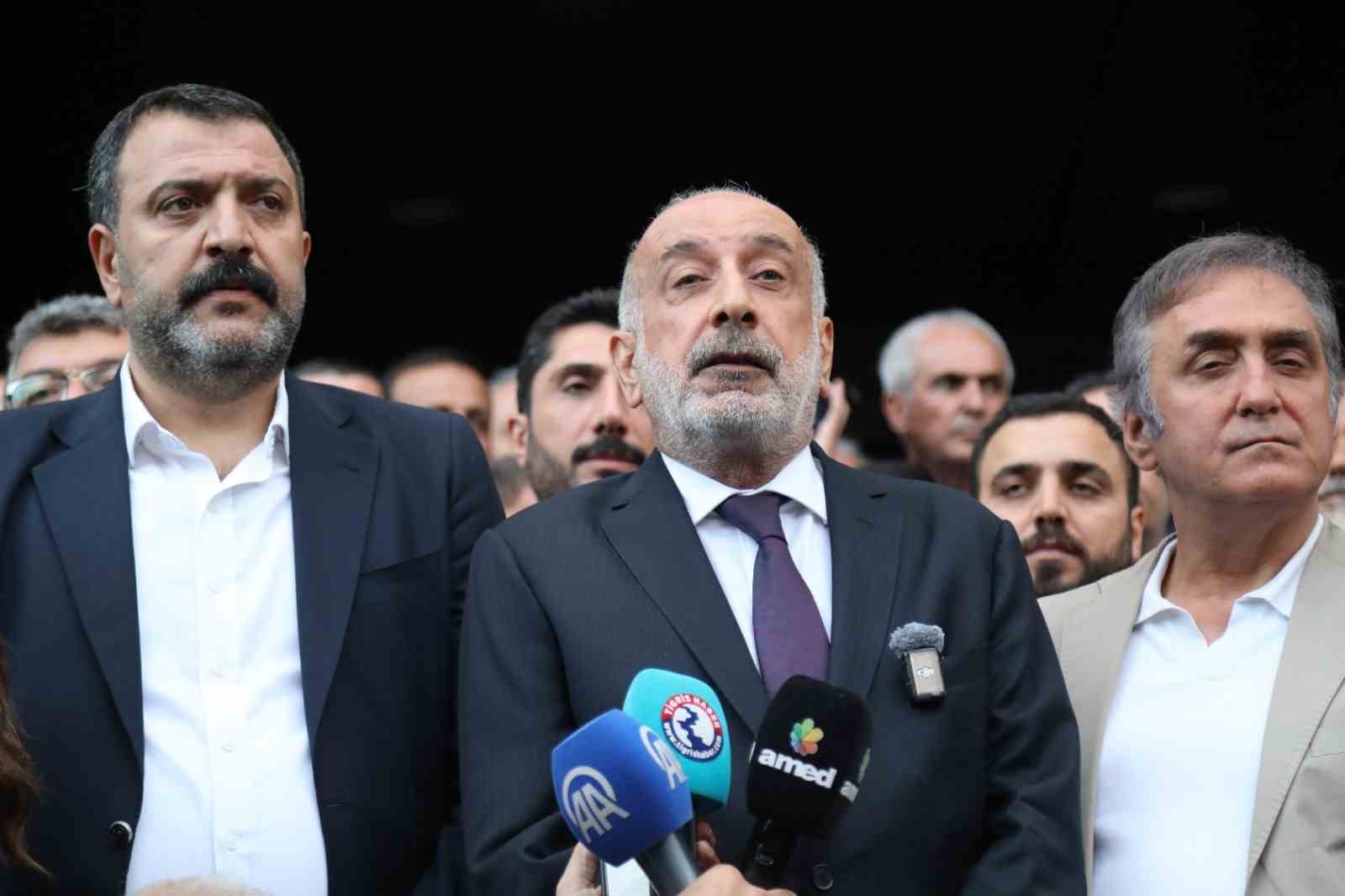DİYARBAKIR TİCARET VE SANAYİ ODASI’NIN (DTSO) 16 MESLEK KOMİTESİNİN TAMAMINI MAVİ LİSTE KAZANDI. TEK BAŞKAN ADAYI OLARAK SEÇİME GİREN MEHMET KAYA YENİDEN BAŞKAN SEÇİLİRKEN, YAKLAŞIK 4 BİN ÜYE SANDIK BAŞINA GİTTİ. KAYA, TEK ADAYLI SEÇİME RAĞMEN BİR ÖNCEKİ SEÇİME GÖRE OY KULLANIMINDA YAKLAŞIK YÜZDE 50 ARTIŞ YAŞANDIĞINI BELİRTEREK, “MESAJIN FARKINDAYIZ. SORUMLULUĞUMUZUN FARKINDAYIZ” DEDİ.