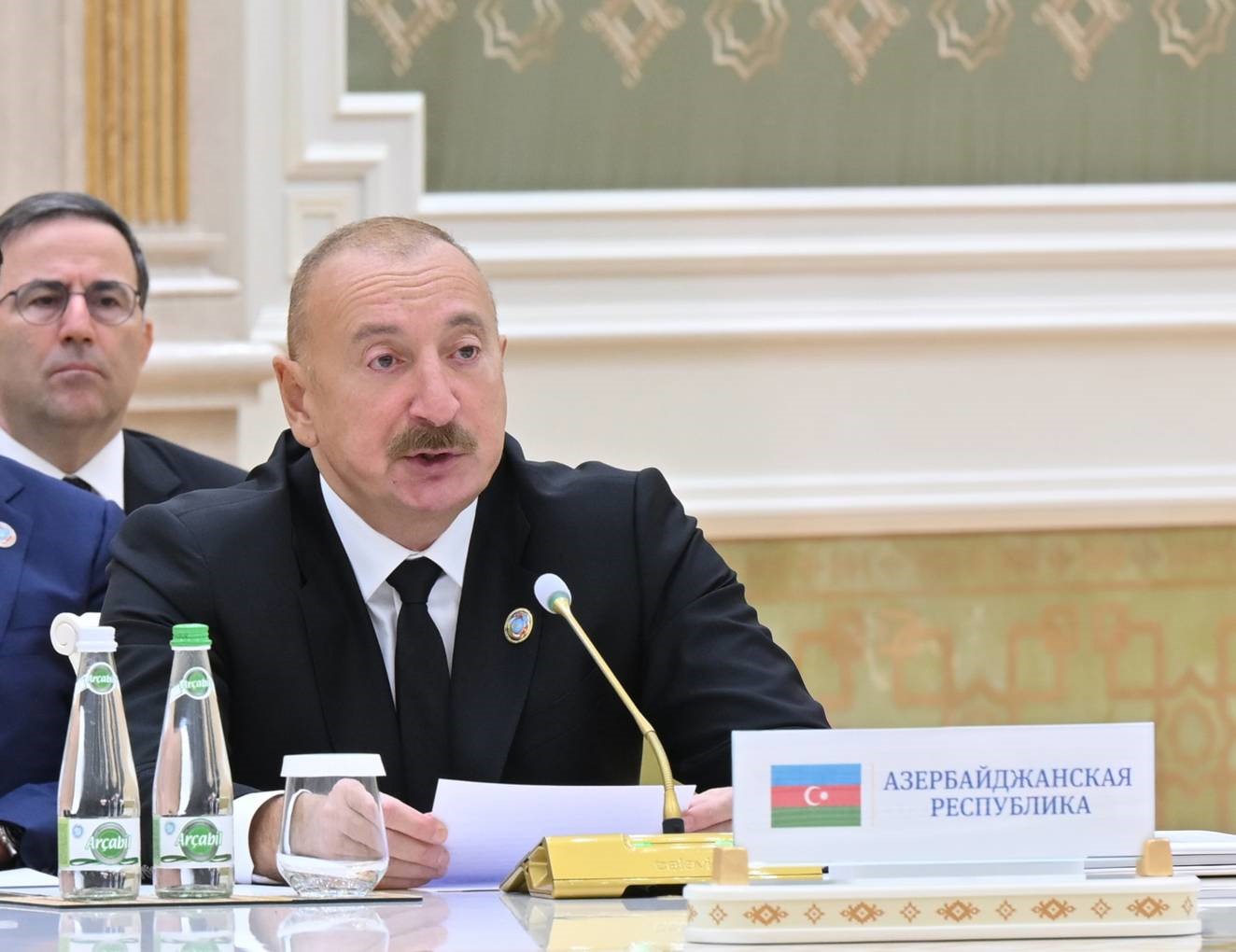 AZERBAYCAN CUMHURBAŞKANI İLHAM ALİYEV, AZERBAYCAN VE ORTA ASYA DEVLET BAŞKANLARI 8. İSTİŞARE TOPLANTISI’NA KATILMAK ÜZERE TÜRKMENİSTAN’IN TÜRKMENBAŞI ŞEHRİNE GELDİ.