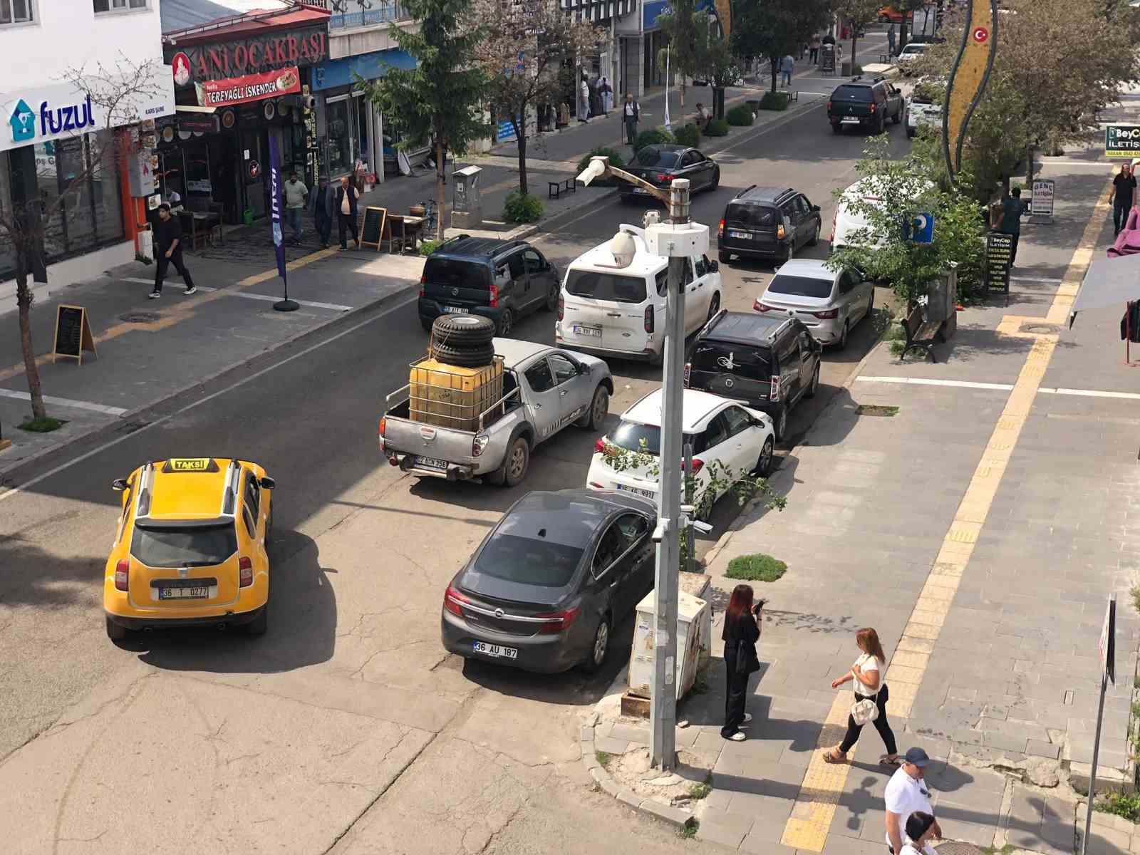 KARS’TA TRAFİĞE KAYITLI ARAÇ SAYISI 56 BİN 460’A ULAŞTI(KARS-İHA)