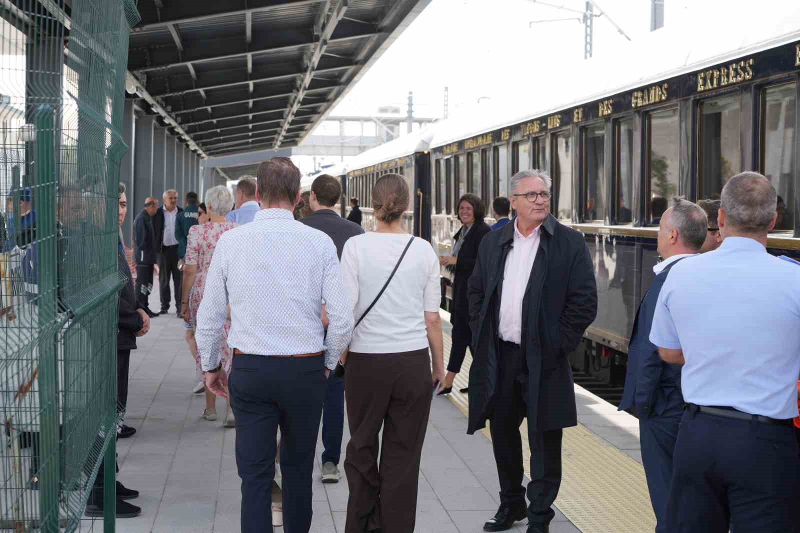 EFSANEVİ ORİENT EXPRESS, EDİRNE’DEN GEÇTİ