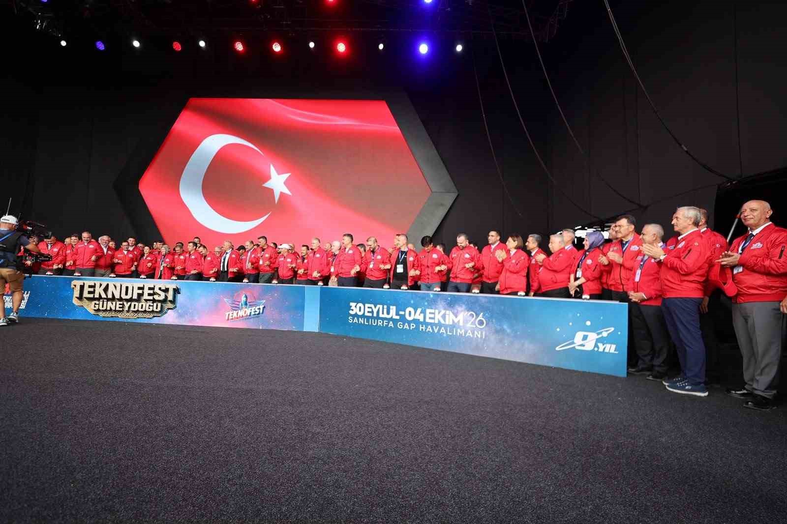 ŞAHİNBEY BELEDİYE BAŞKANI MEHMET TAHMAZOĞLU, TEKNOFEST GÜNEYDOĞU’NUN BAŞLAMASIYLA BİRLİKTE GENÇLERİN TEKNOLOJİ HEYECANINA ORTAK OLMAK İSTEYEN HERKESİ FESTİVALE DAVET ETTİ.